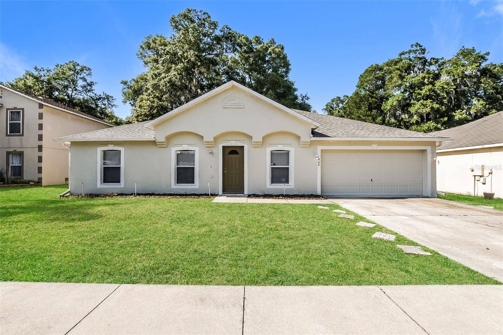 949 CASCADES PARK TRL, Deland, FL 32720