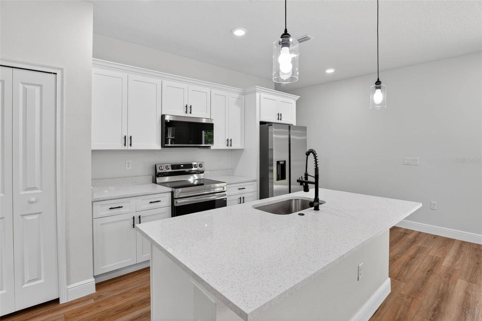 8135 N TINY LILY DR, Citrus Springs, FL 34434