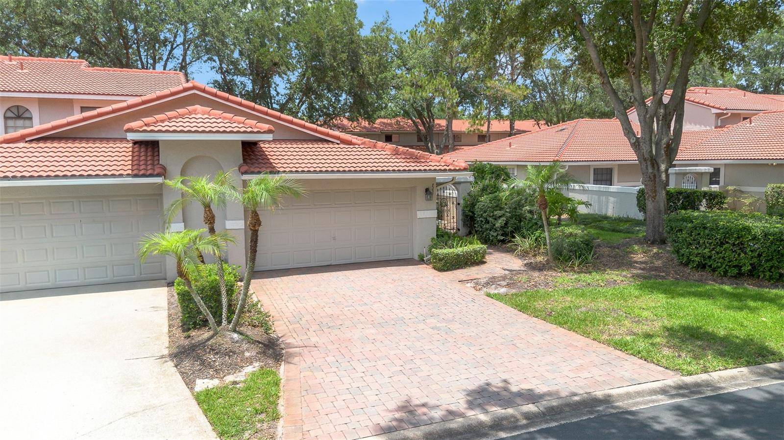 8237 BREEZE COVE LN, Orlando, FL 32819