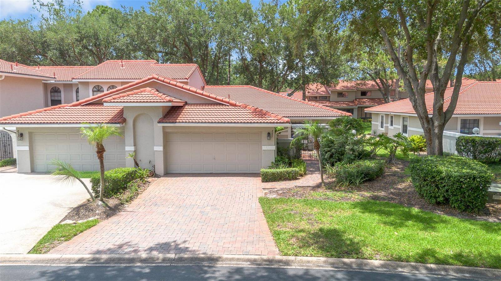 8237 BREEZE COVE LN, Orlando, FL 32819