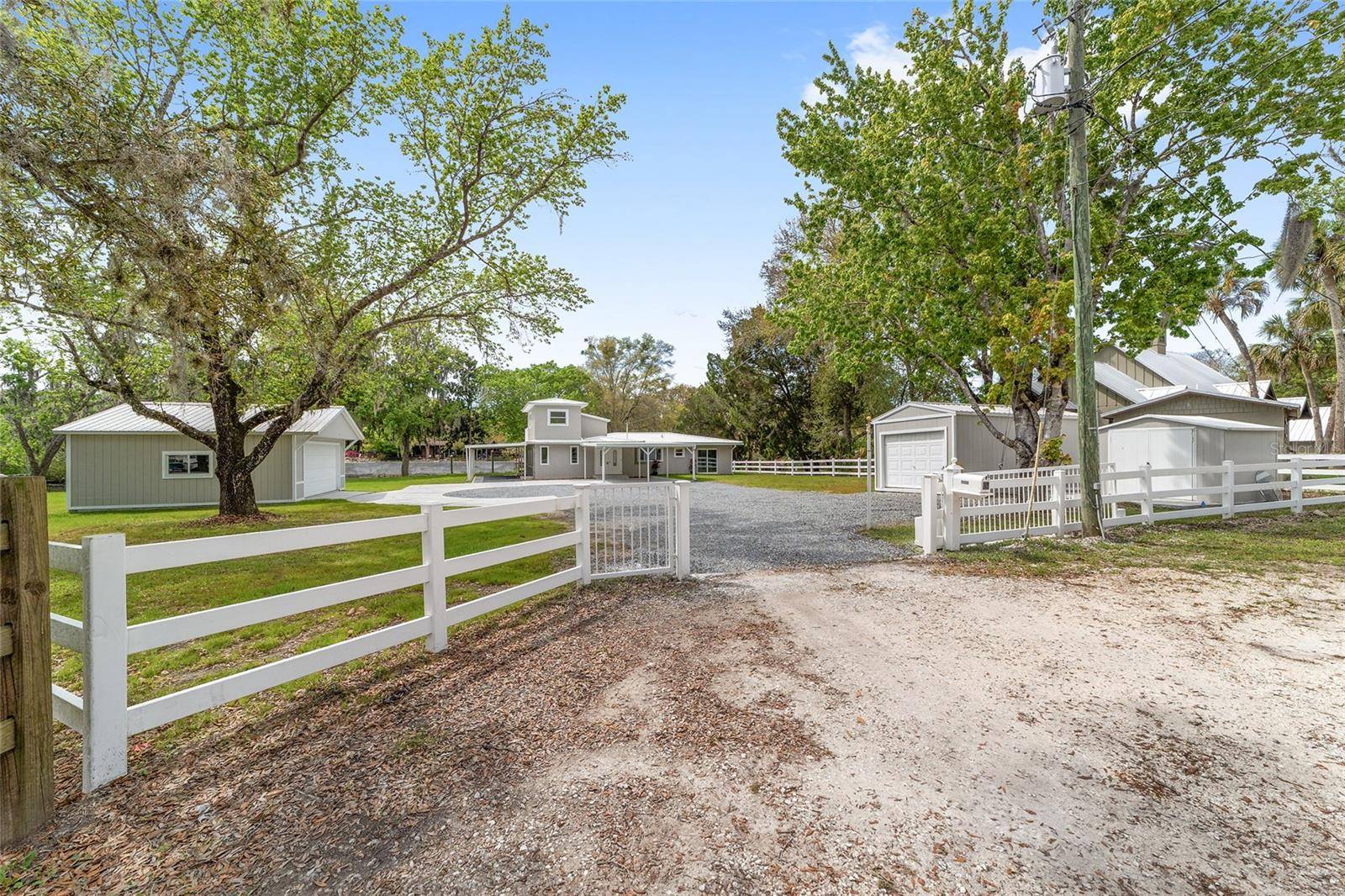 34 GARDEN MALL CT, Inglis, FL 34449