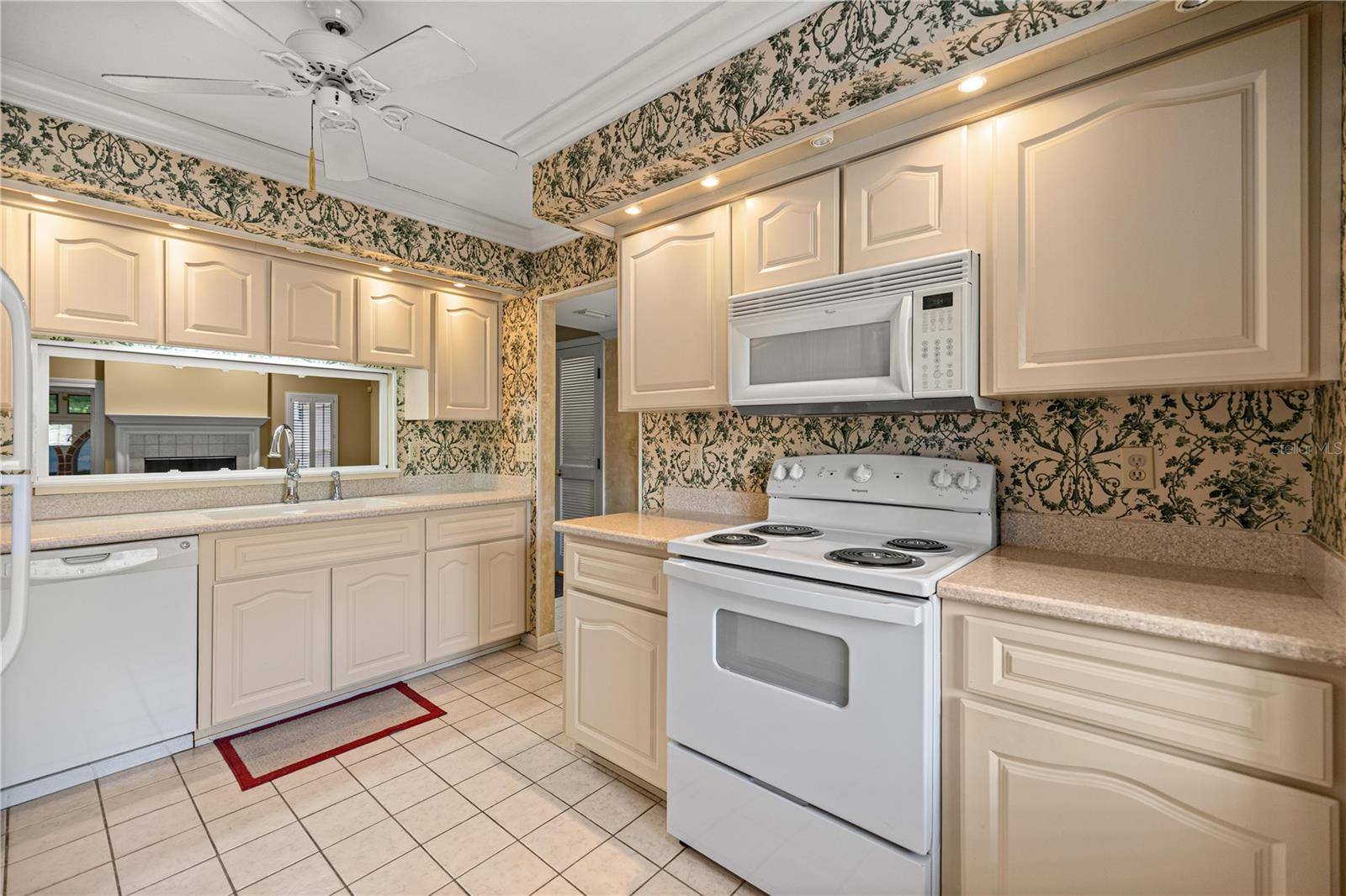 2050 SE 37TH COURT CIR, Ocala, FL 34471