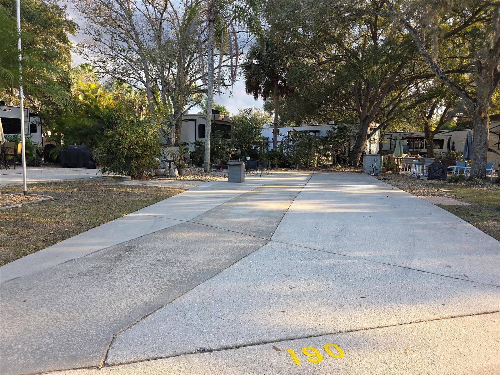 190 LONGHORN DR, Lake Wales, FL 33898