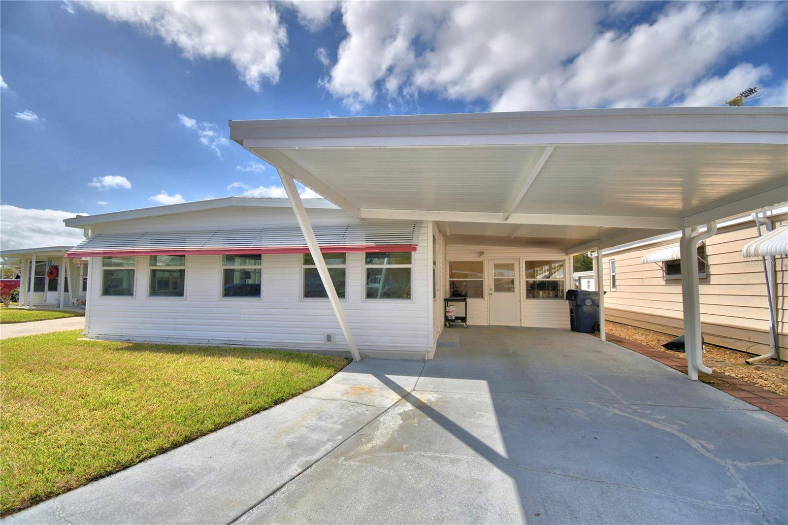 145 HOLIDAY LN, Auburndale, FL 33823
