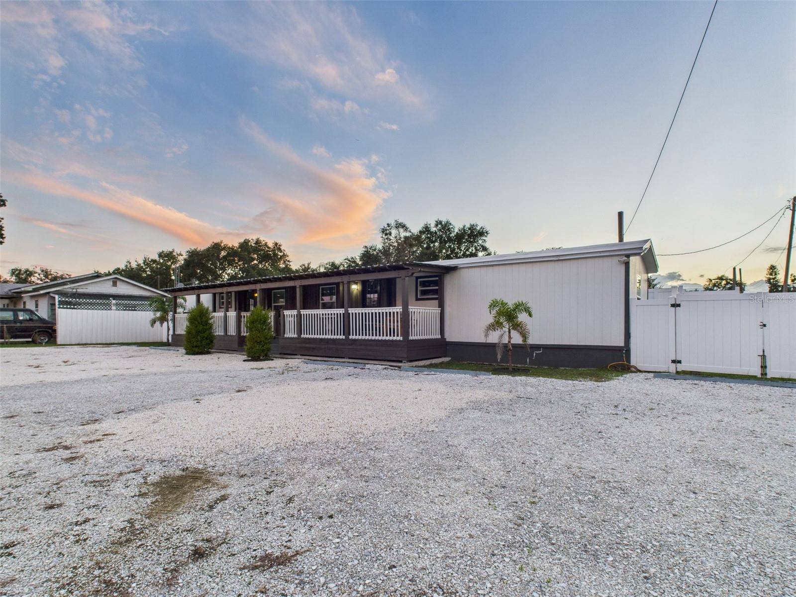 221 1ST ST, Davenport, FL 33837