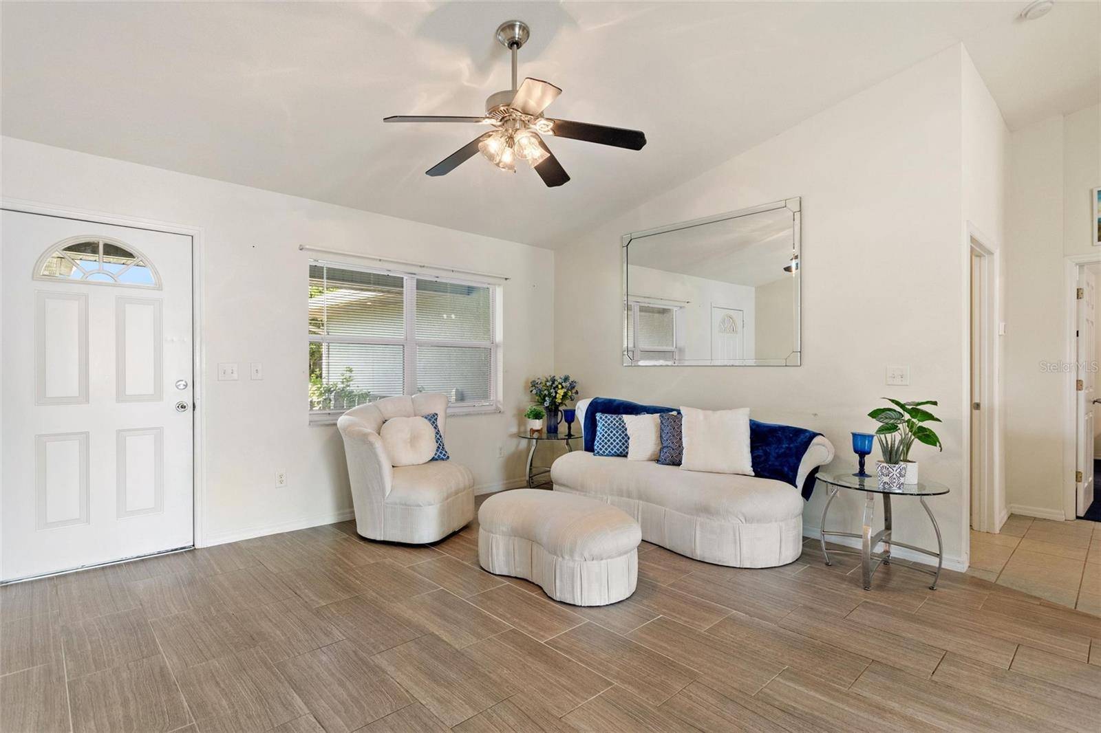 6225 AMARYLLIS DR, Indian Lake Estates, FL 33855