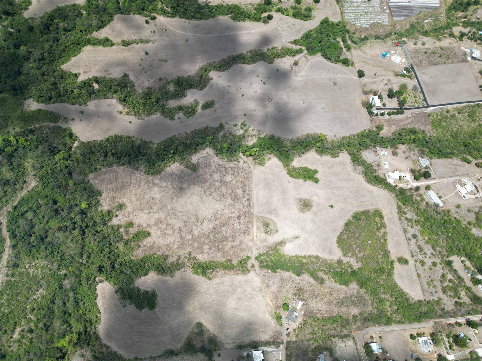 14 LOS LLANOS WARD, Coamo, PR 00769
