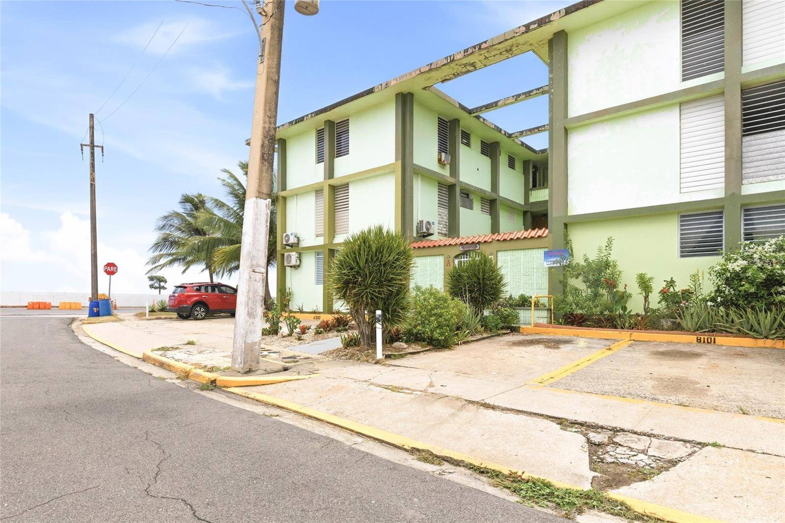 10 CALLE COVALLE GANDIA ST #201 B, Arecibo, PR 00612