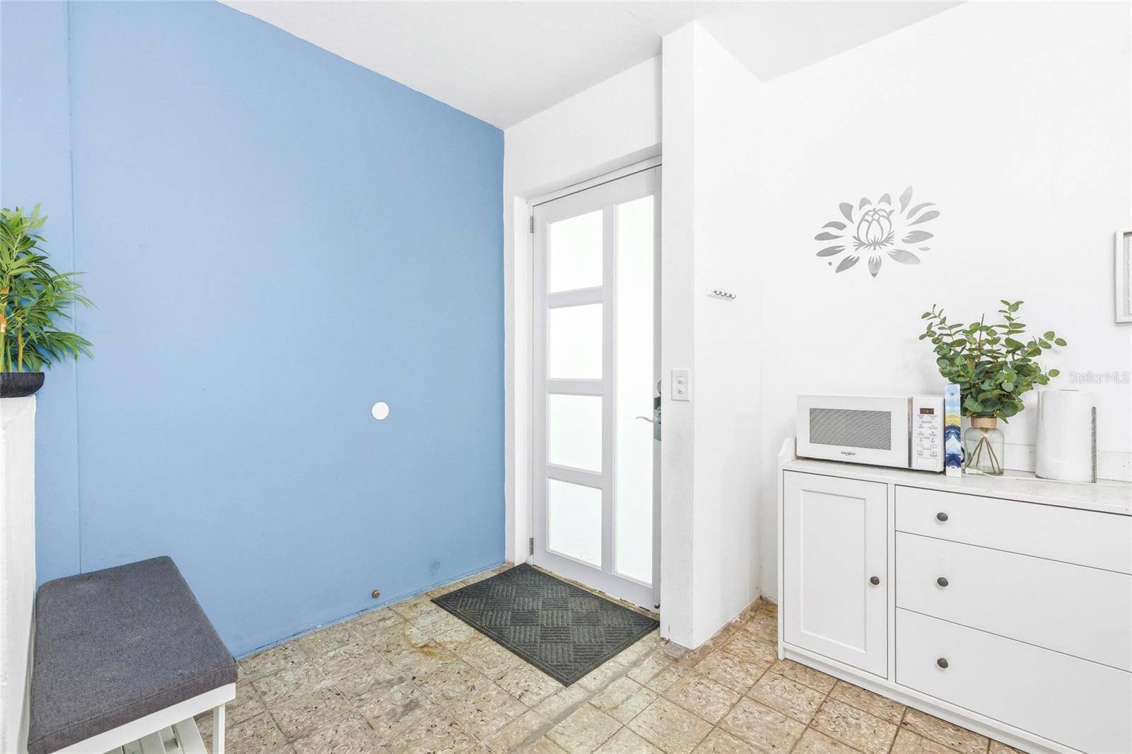 10 CALLE COVALLE GANDIA ST #201 B, Arecibo, PR 00612