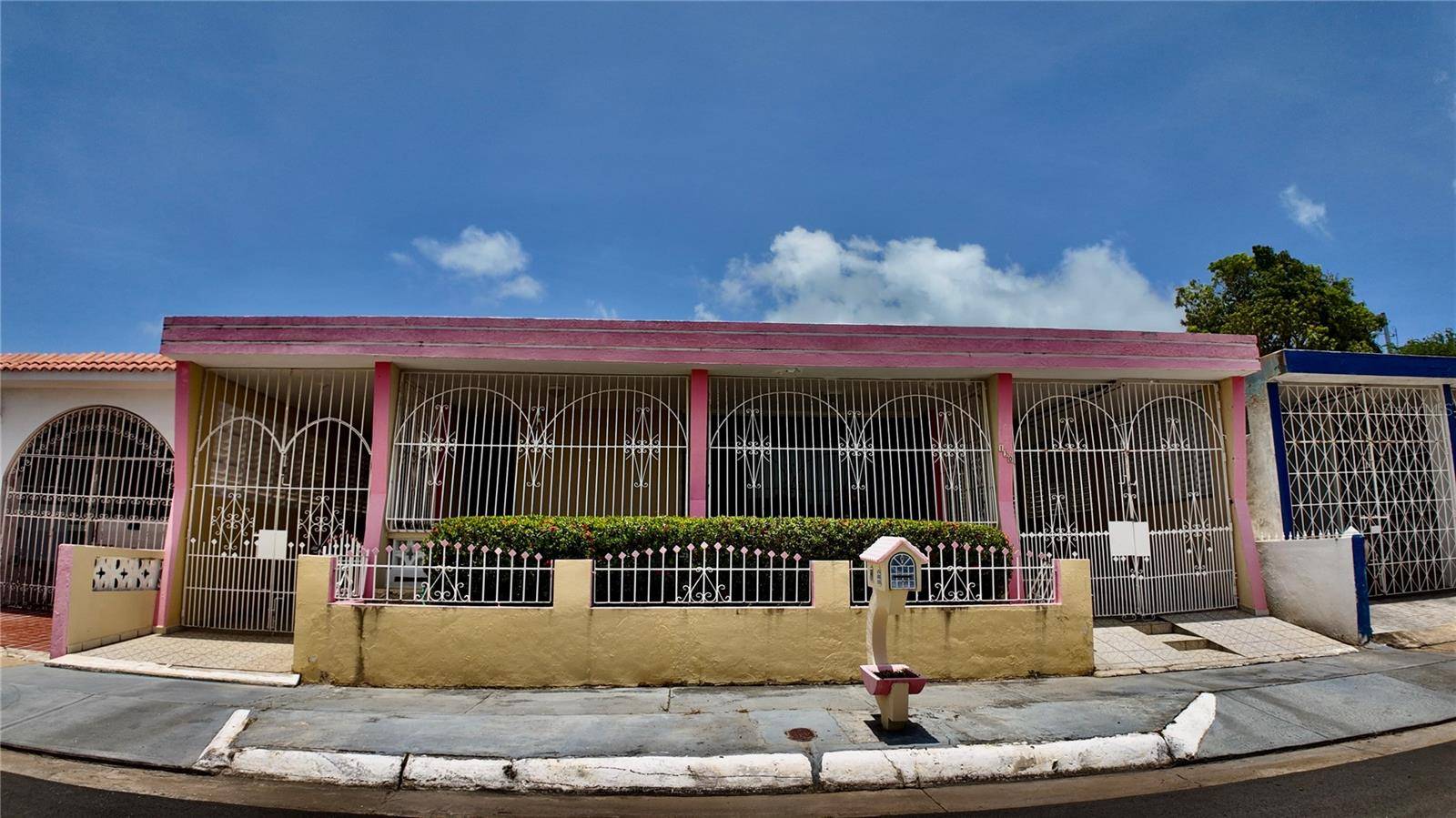 Urb Santa Isidra 2 #130, Fajardo, PR 00738