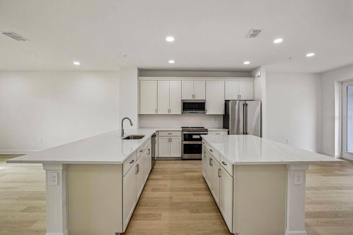 17817 BROADLEAF LOOP, Venice, FL 34293