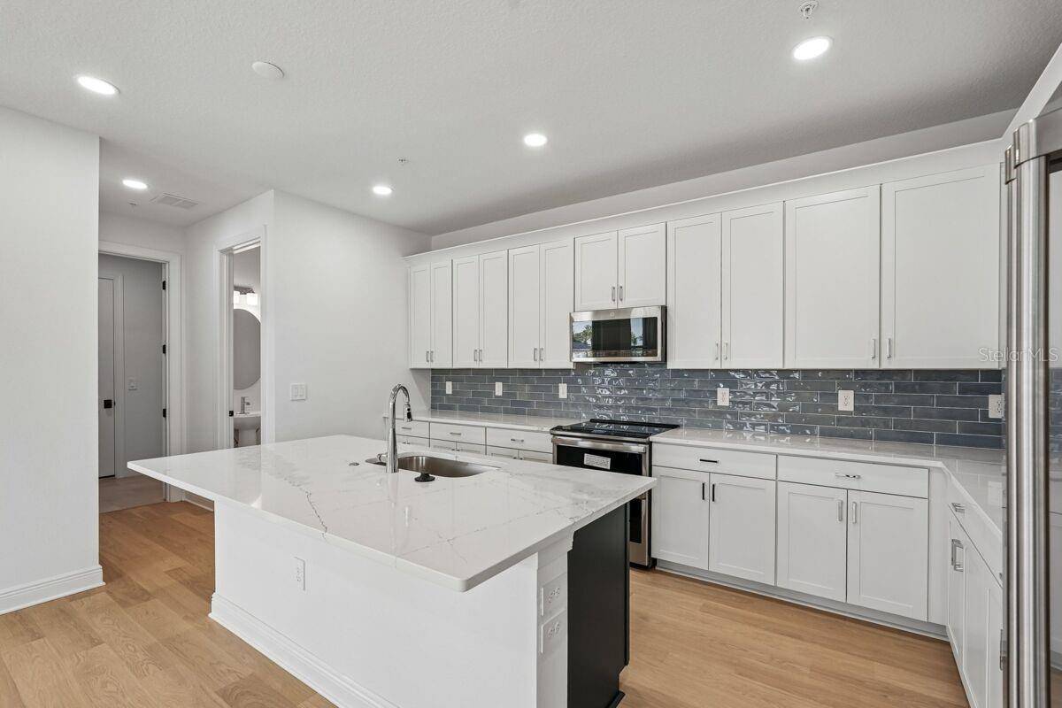 17841 BROADLEAF LOOP, Venice, FL 34293