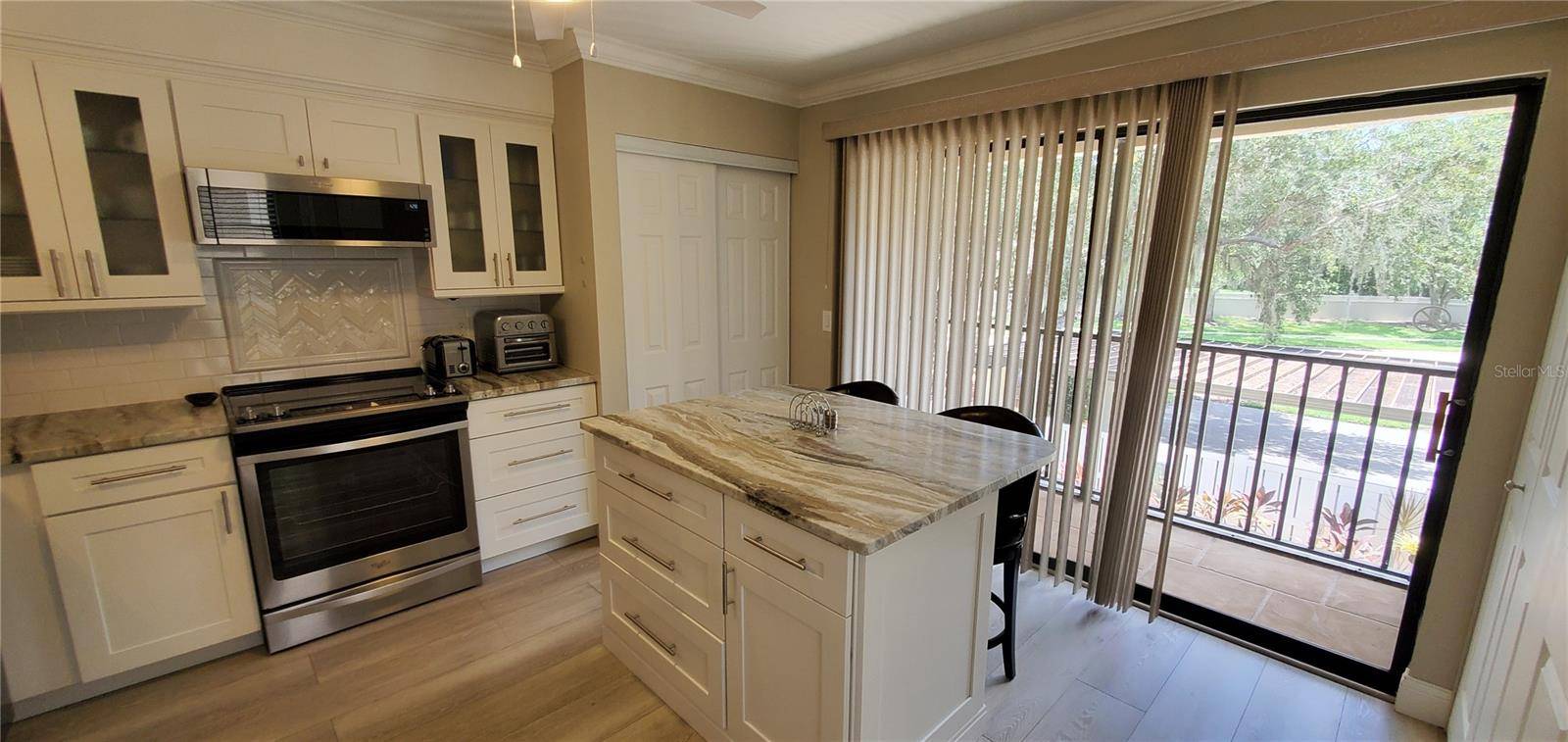 6110 COUNTRY CLUB WAY #201, Sarasota, FL 34243