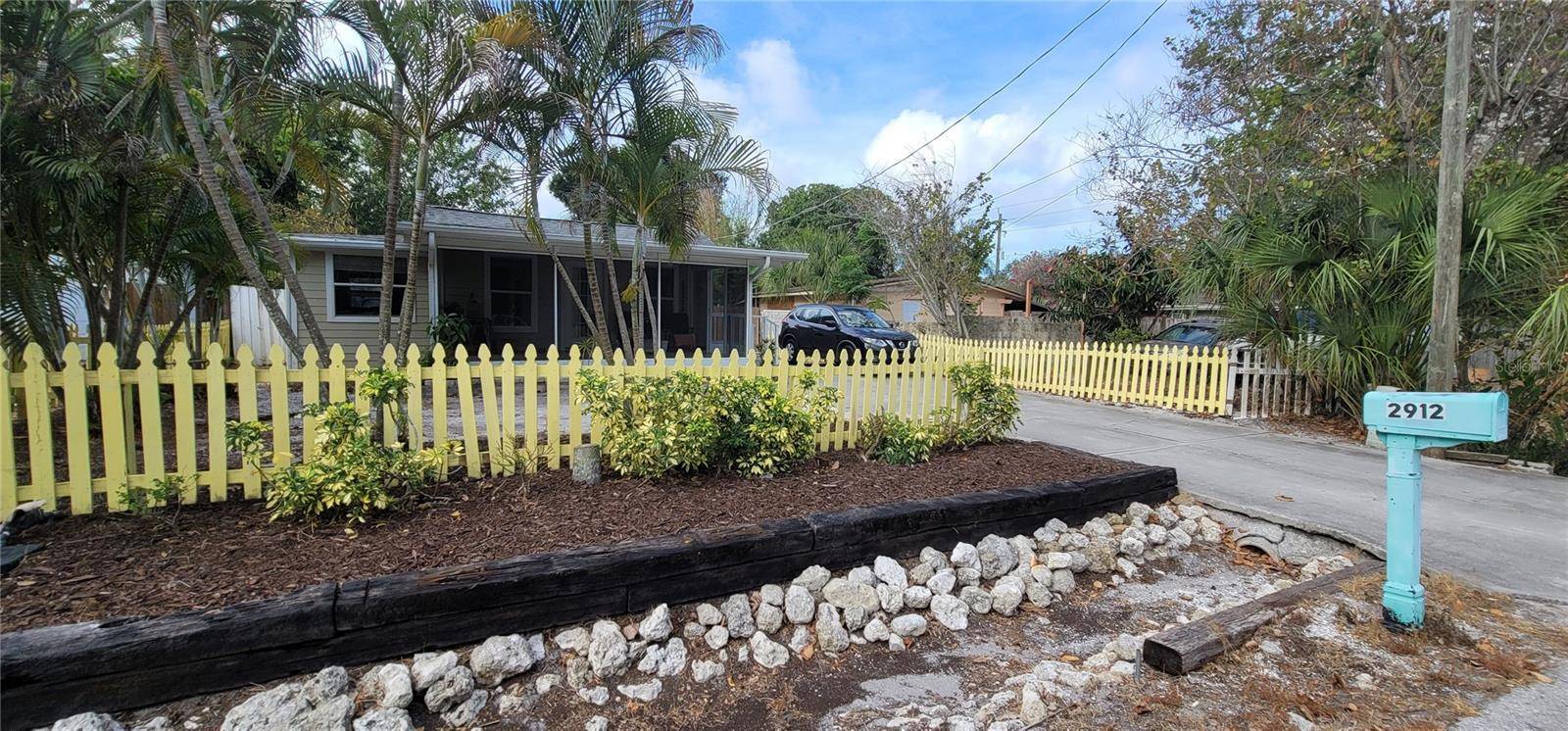 2912 HAWTHORNE ST, Sarasota, FL 34239