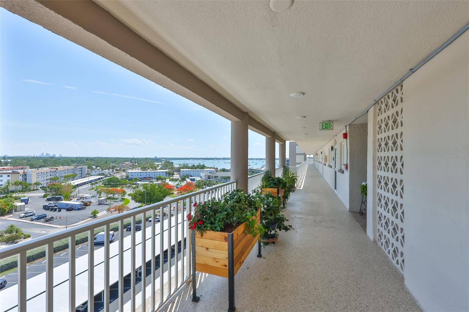 5980 SHORE BLVD S #907, Gulfport, FL 33707