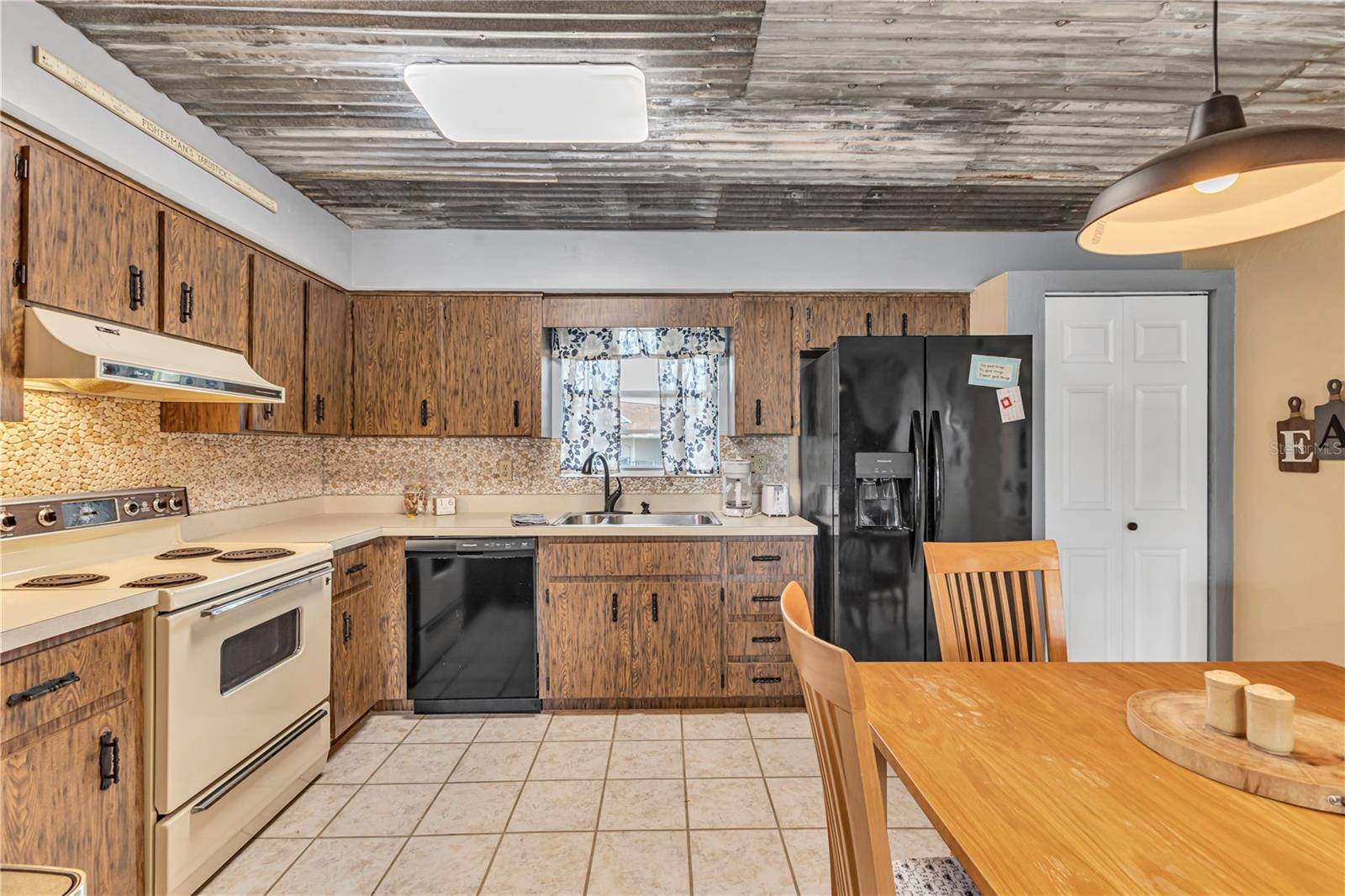 1640 JUNO TRL #205C, Astor, FL 32102