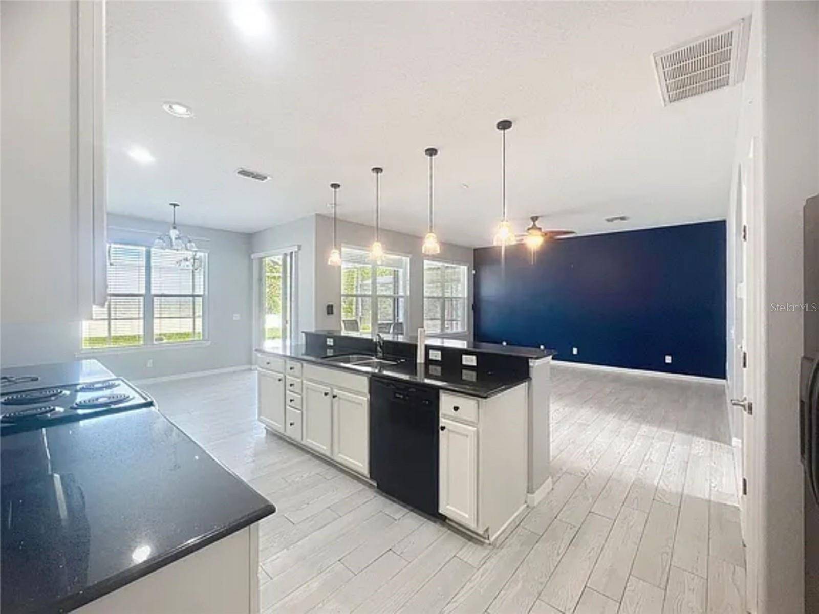 1476 LEXINGTON AVE, Davenport, FL 33837