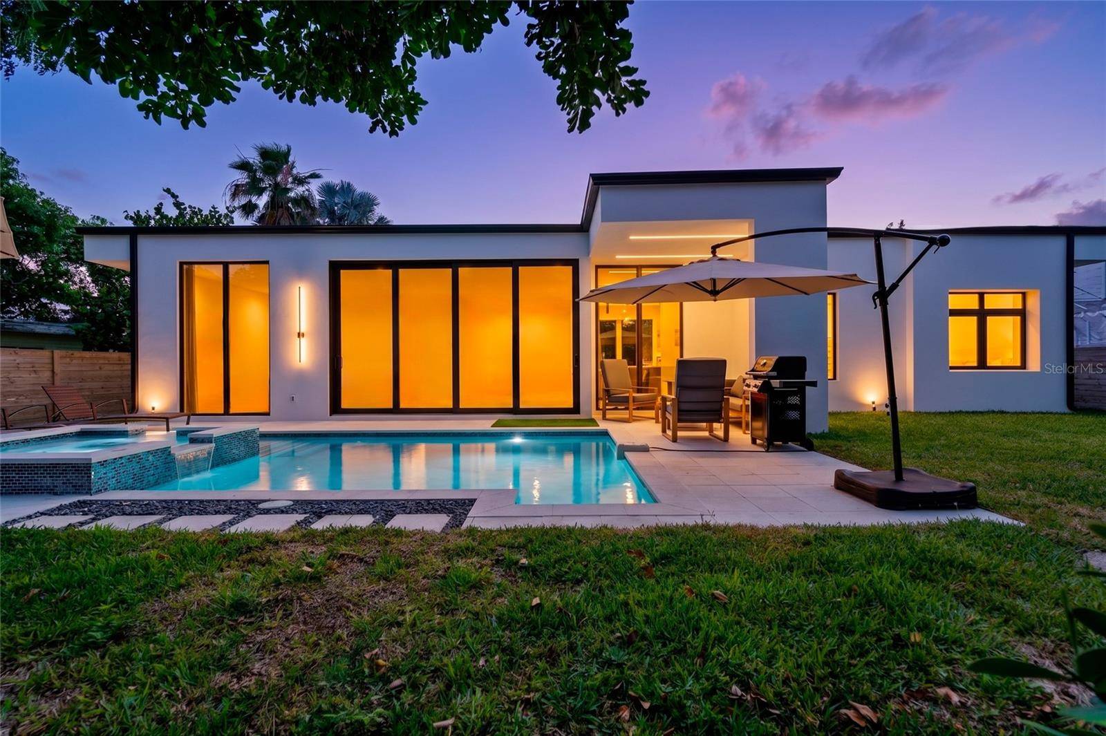 2441 WEBBER ST, Sarasota, FL 34239