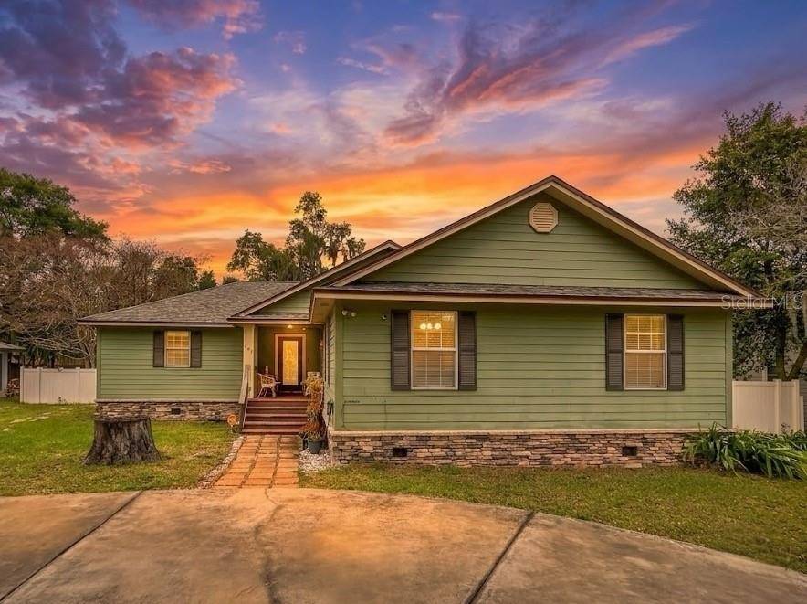 525 AVENUE A NE, Winter Haven, FL 33881