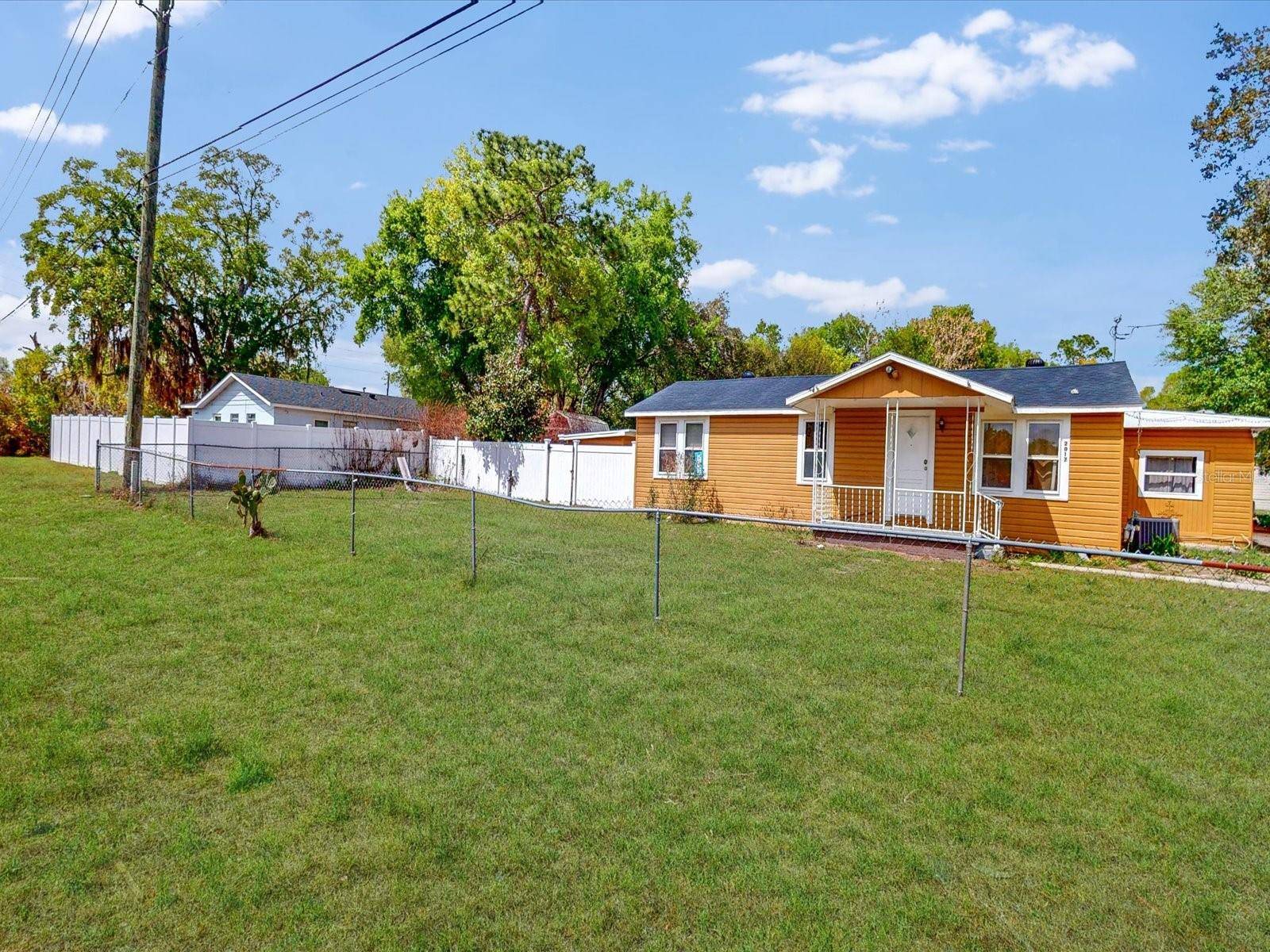 2017 MILLER BLVD, Fruitland Park, FL 34731