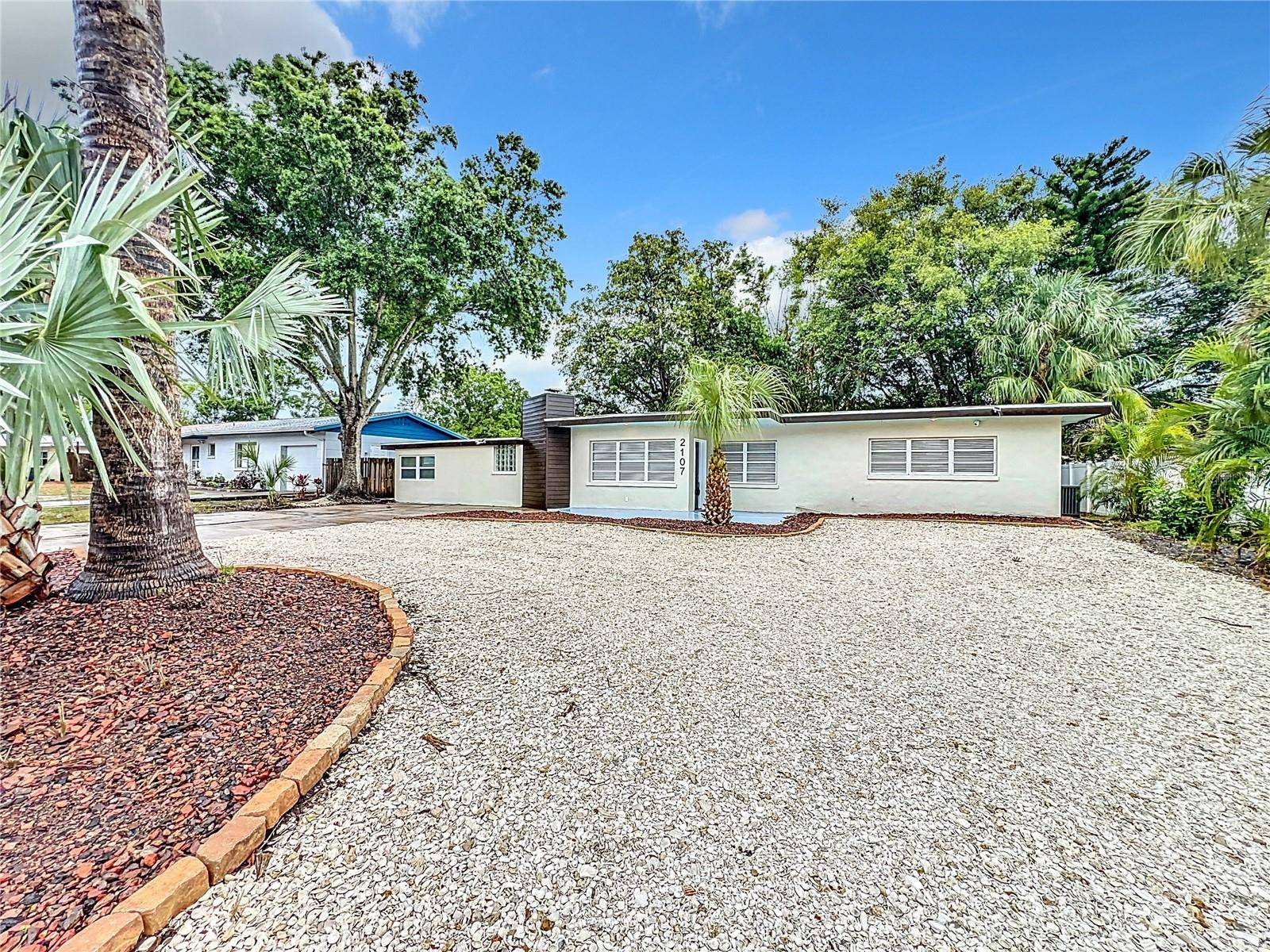 2107 PINE TER, Sarasota, FL 34231