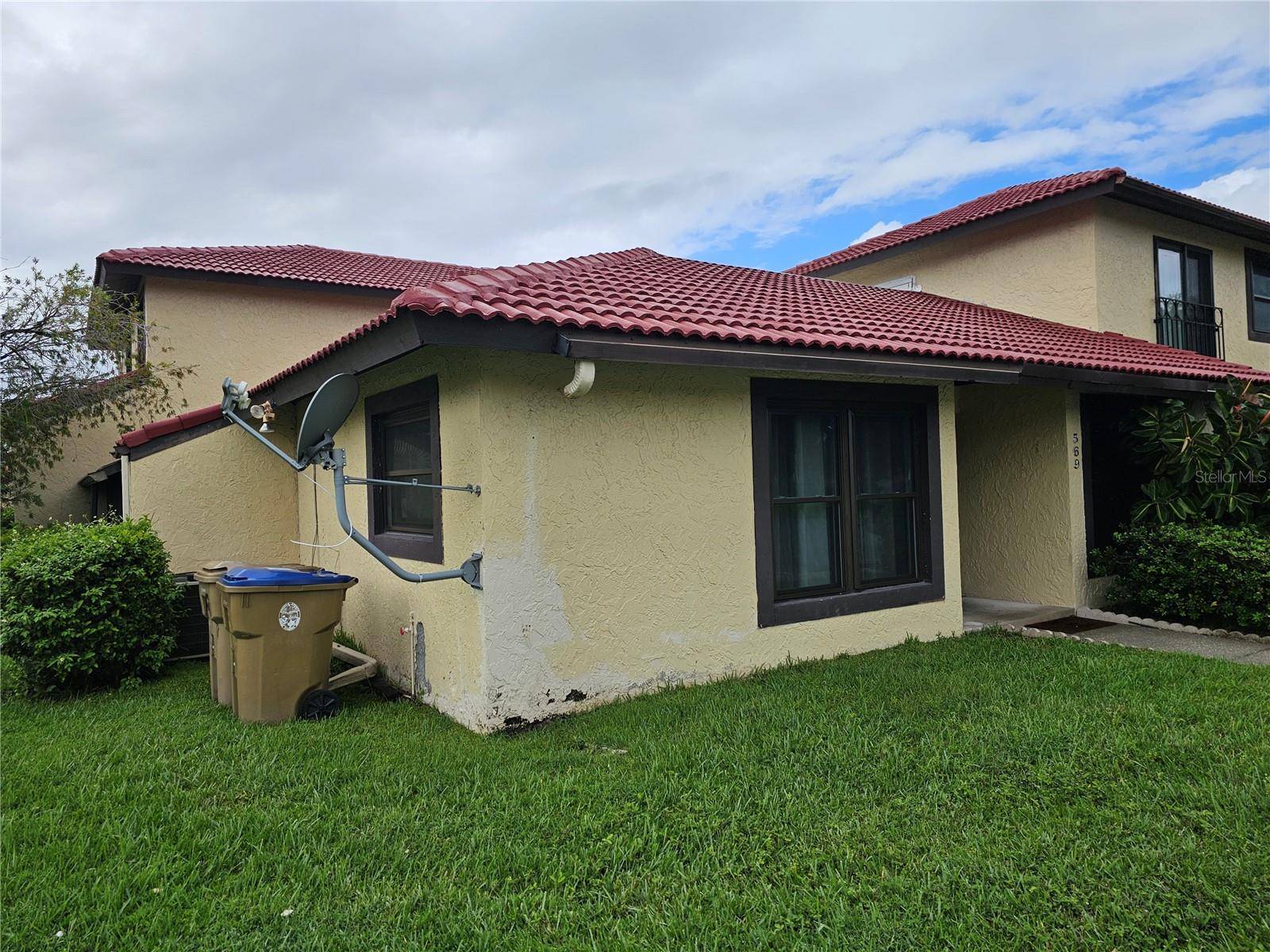 569 HUNTER CIR, Kissimmee, FL 34758