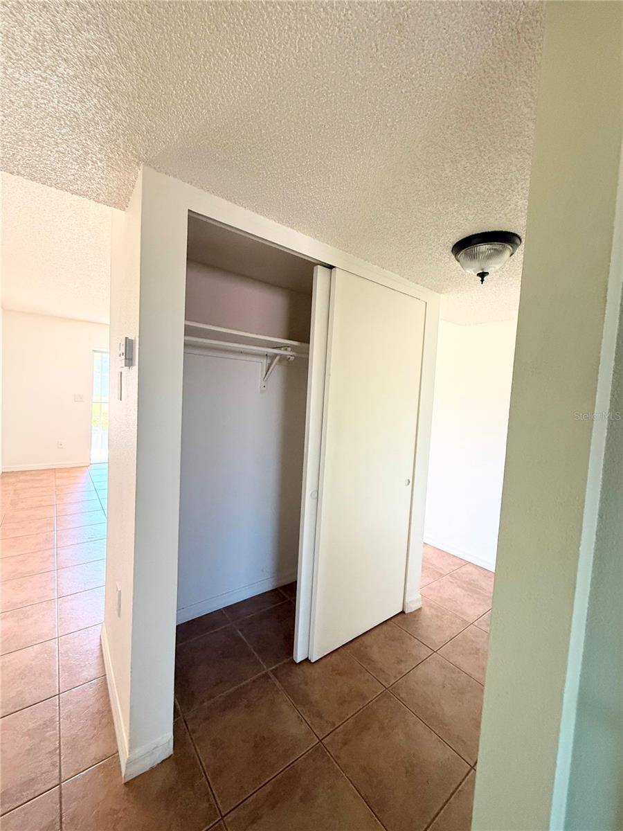 1000 LAKE OF THE WOODS BLVD #101B, Casselberry, FL 32730