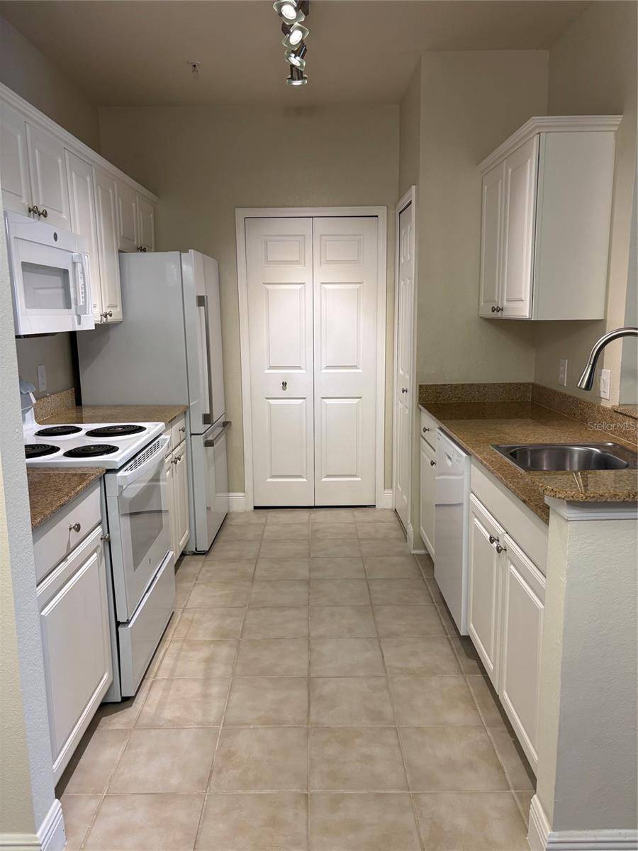 143 SOUTHERN PECAN CIR #206, Winter Garden, FL 34787