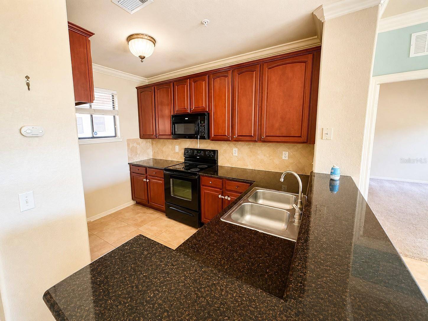 907 CHARO Pkwy #915, Davenport, FL 33897