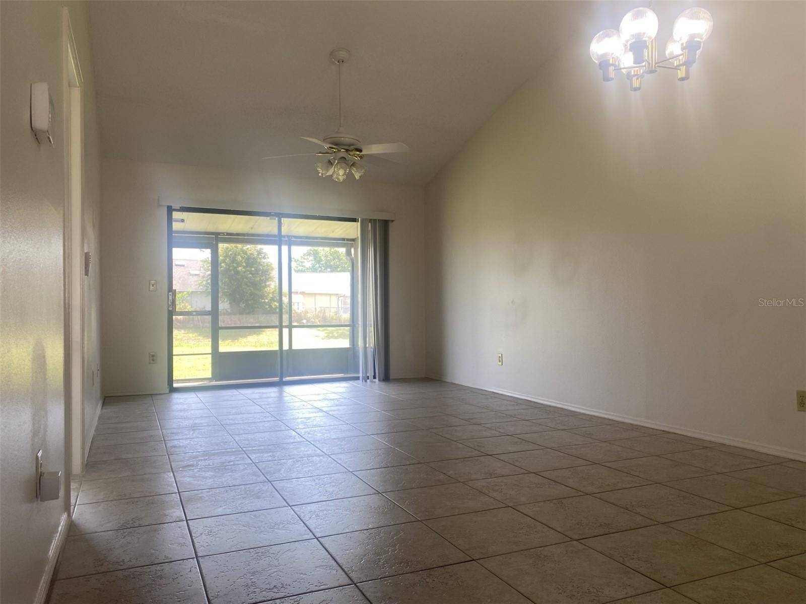 42 PINE ISLAND CIR, Kissimmee, FL 34743