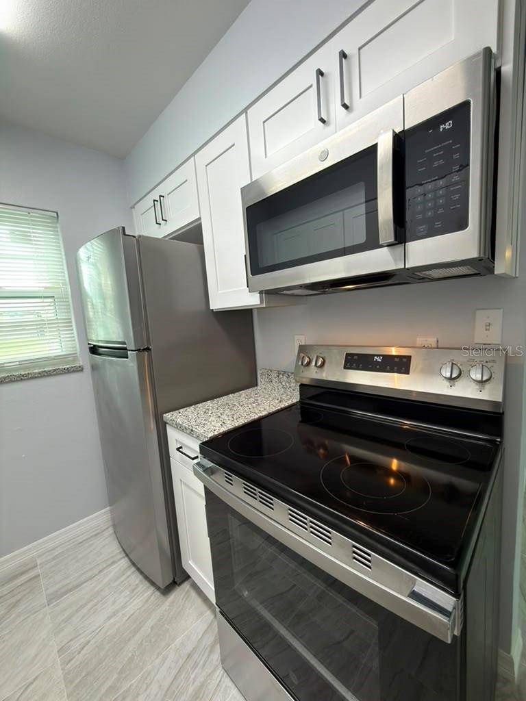 843 SKY LAKE CIR #B, Orlando, FL 32809