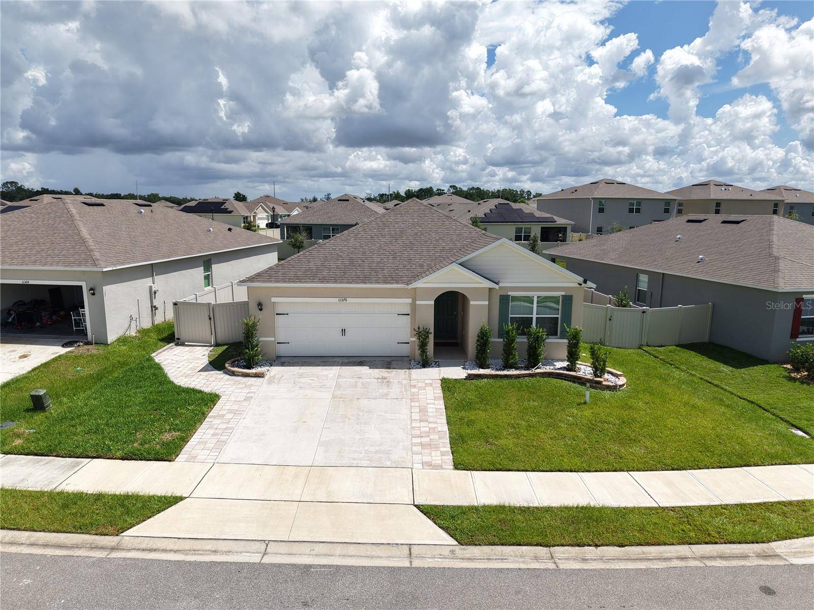 11370 AMBER RIDGE DR, Zellwood, FL 32798