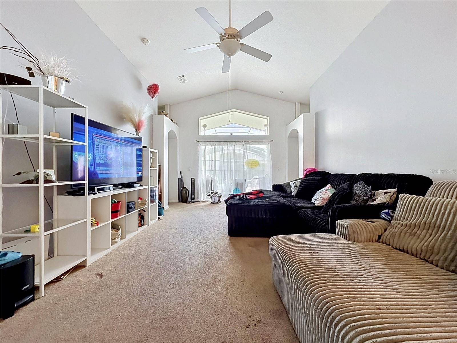 230 HYPOLITA AVE, Davenport, FL 33897