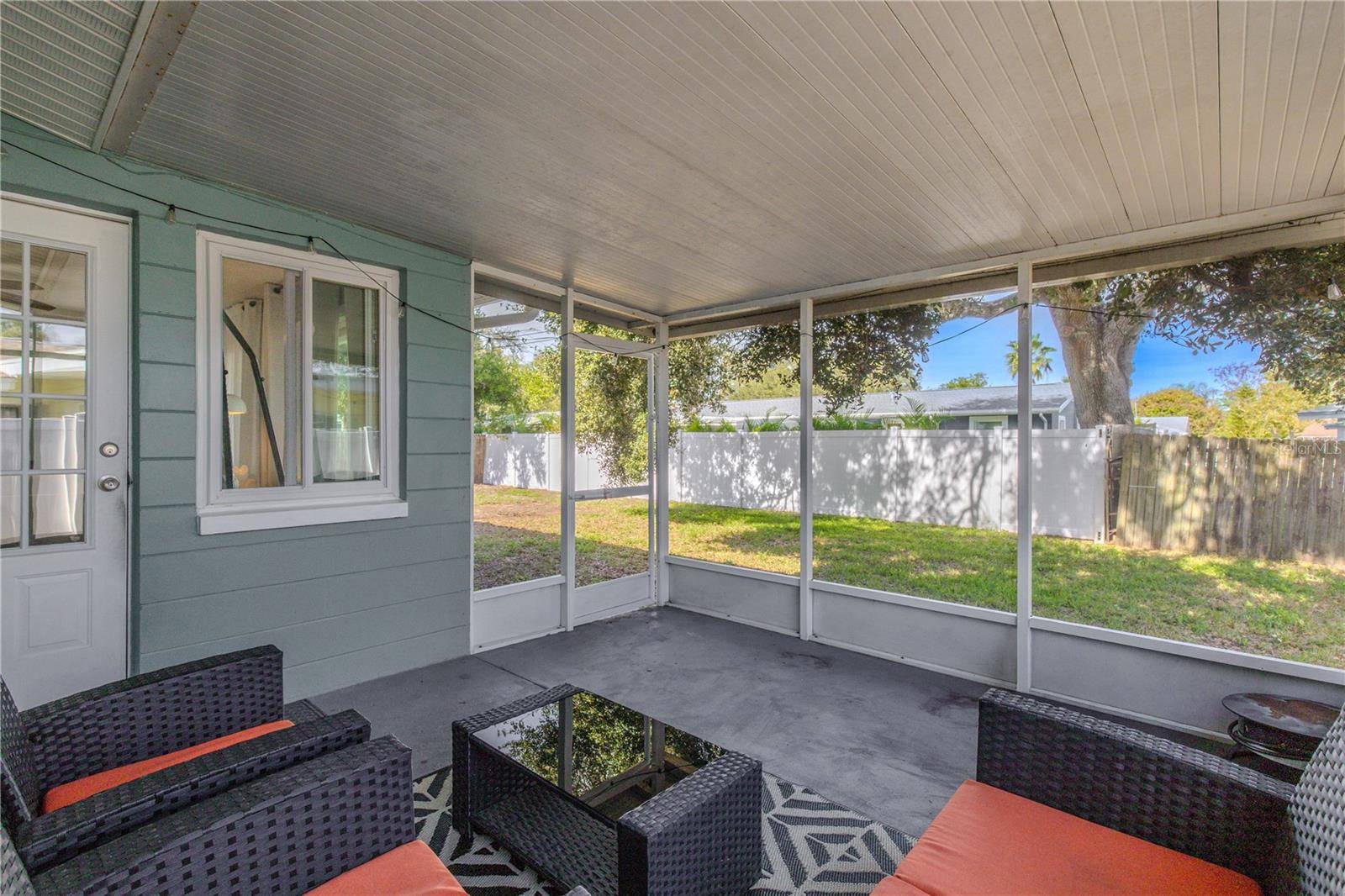 11615 PARK BLVD, Seminole, FL 33772