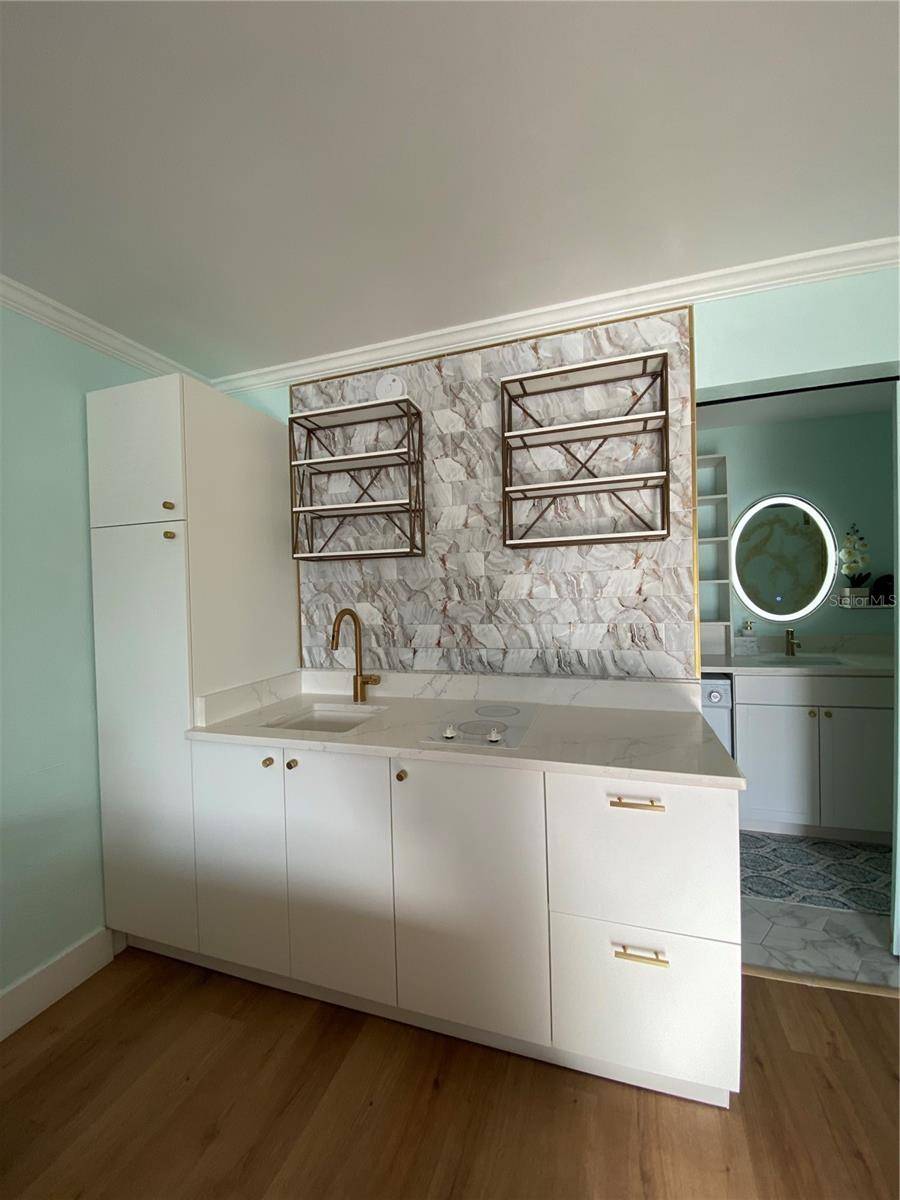 7150 N TAMIAMI TRL #S521, Sarasota, FL 34243