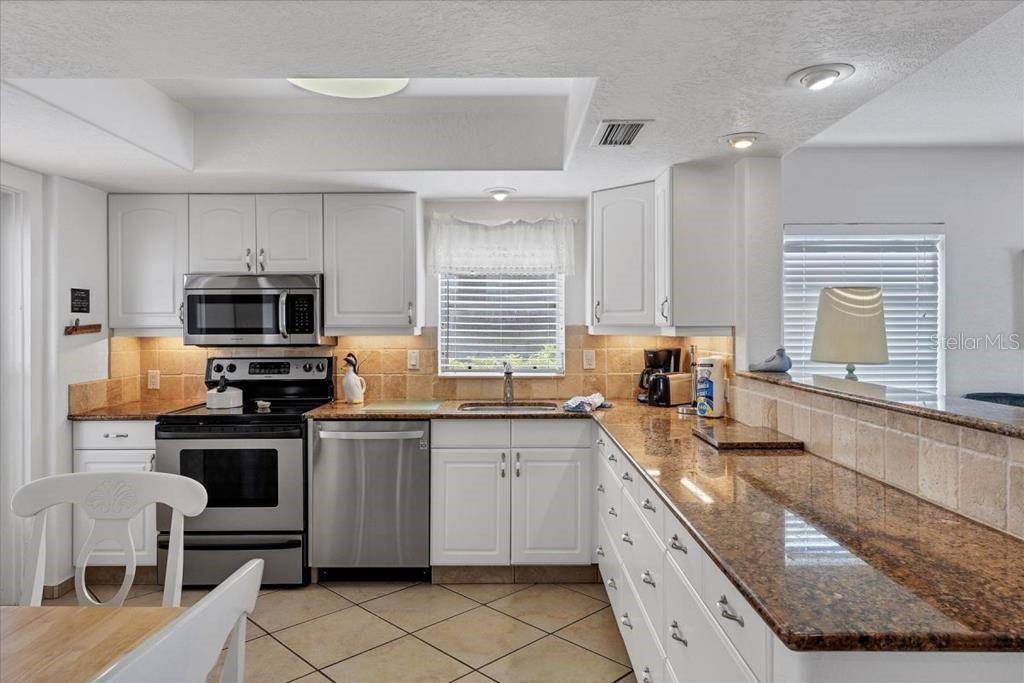 6154 MIDNIGHT PASS RD #101, Sarasota, FL 34242