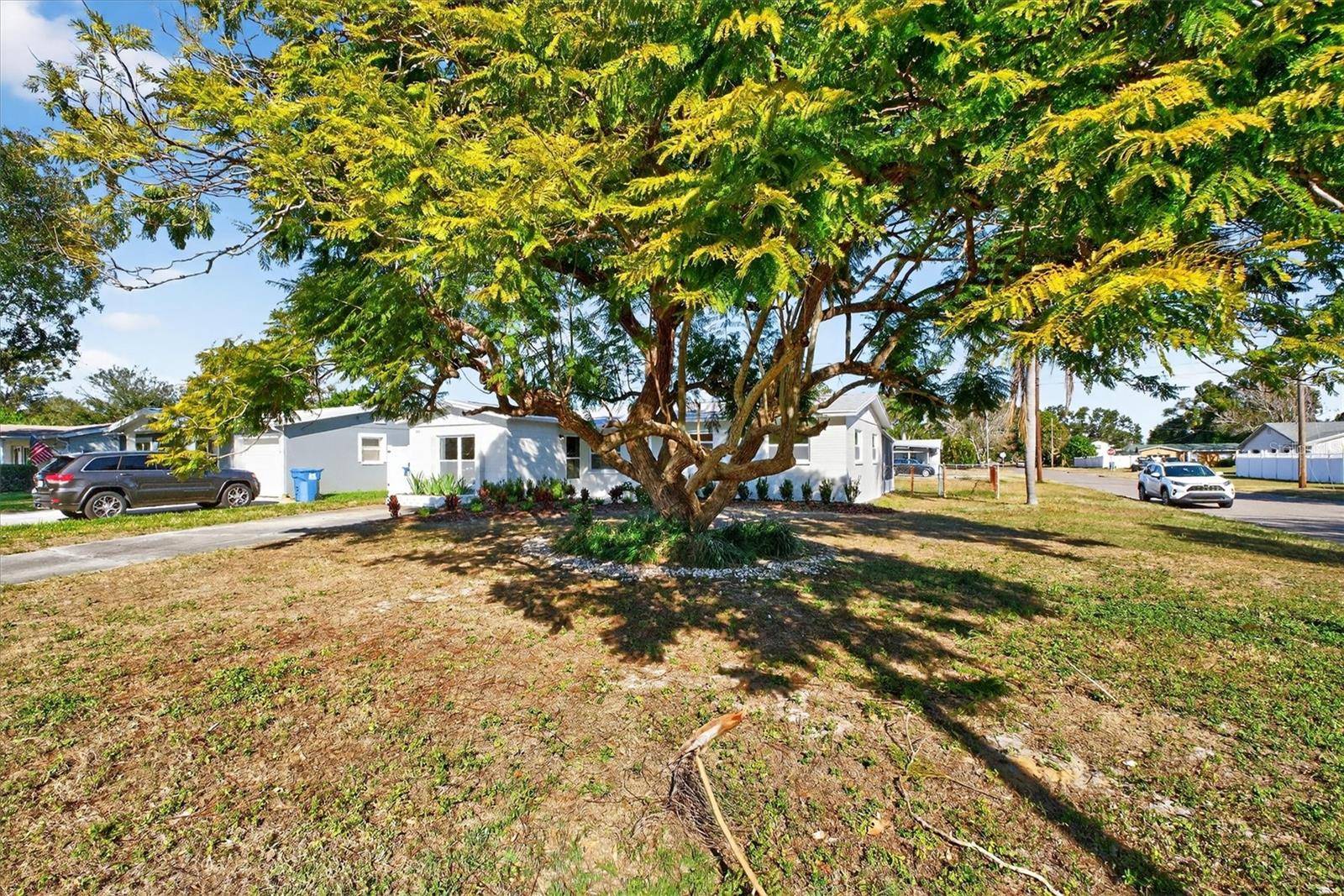 5701 14TH AVE N, St Petersburg, FL 33710