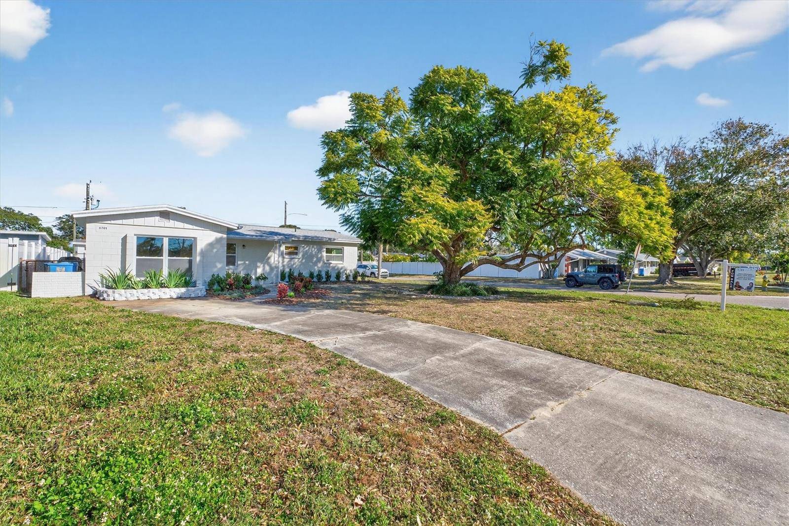 5701 14TH AVE N, St Petersburg, FL 33710