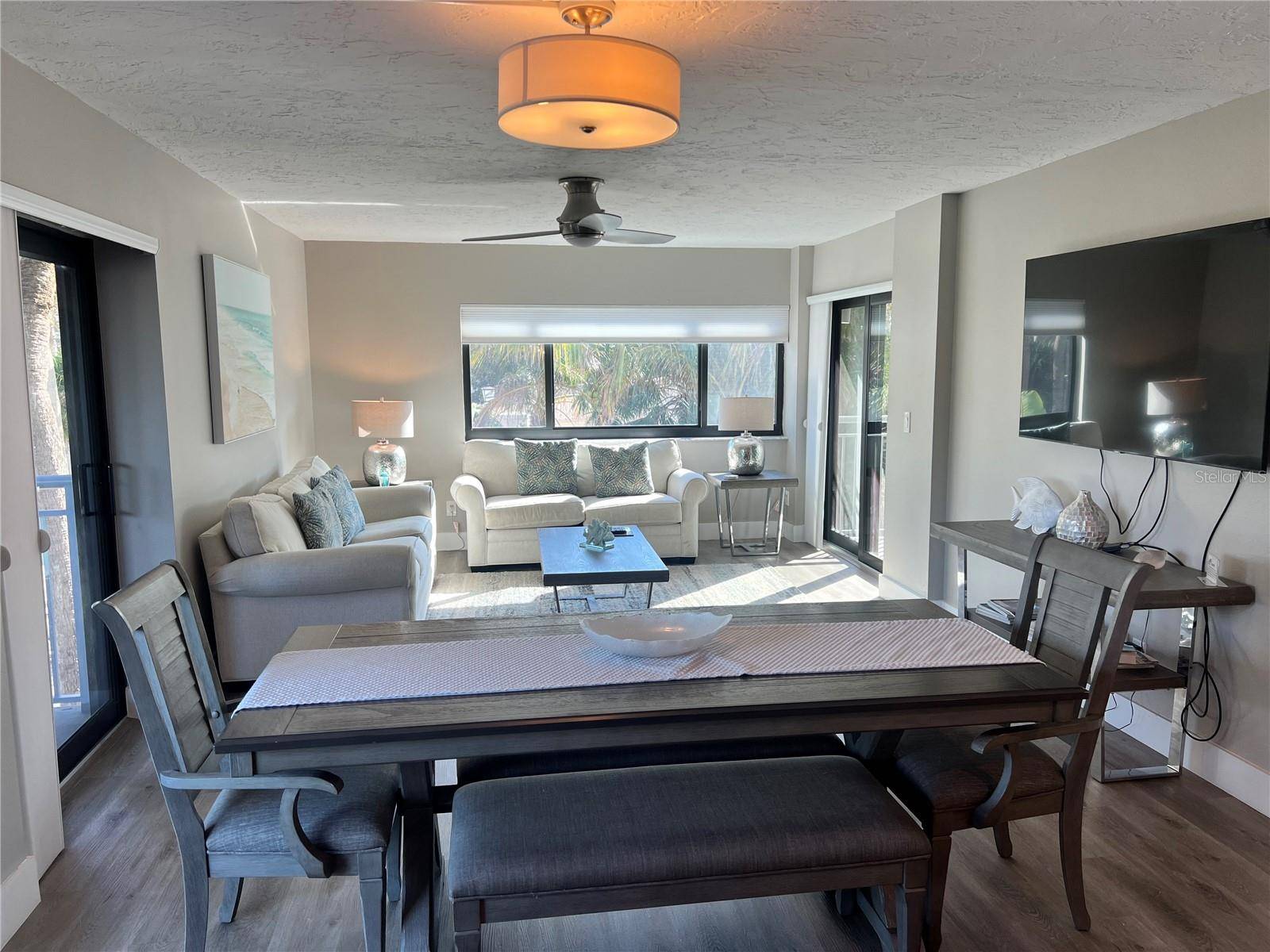 1001 POINT OF ROCKS RD #208, Sarasota, FL 34242