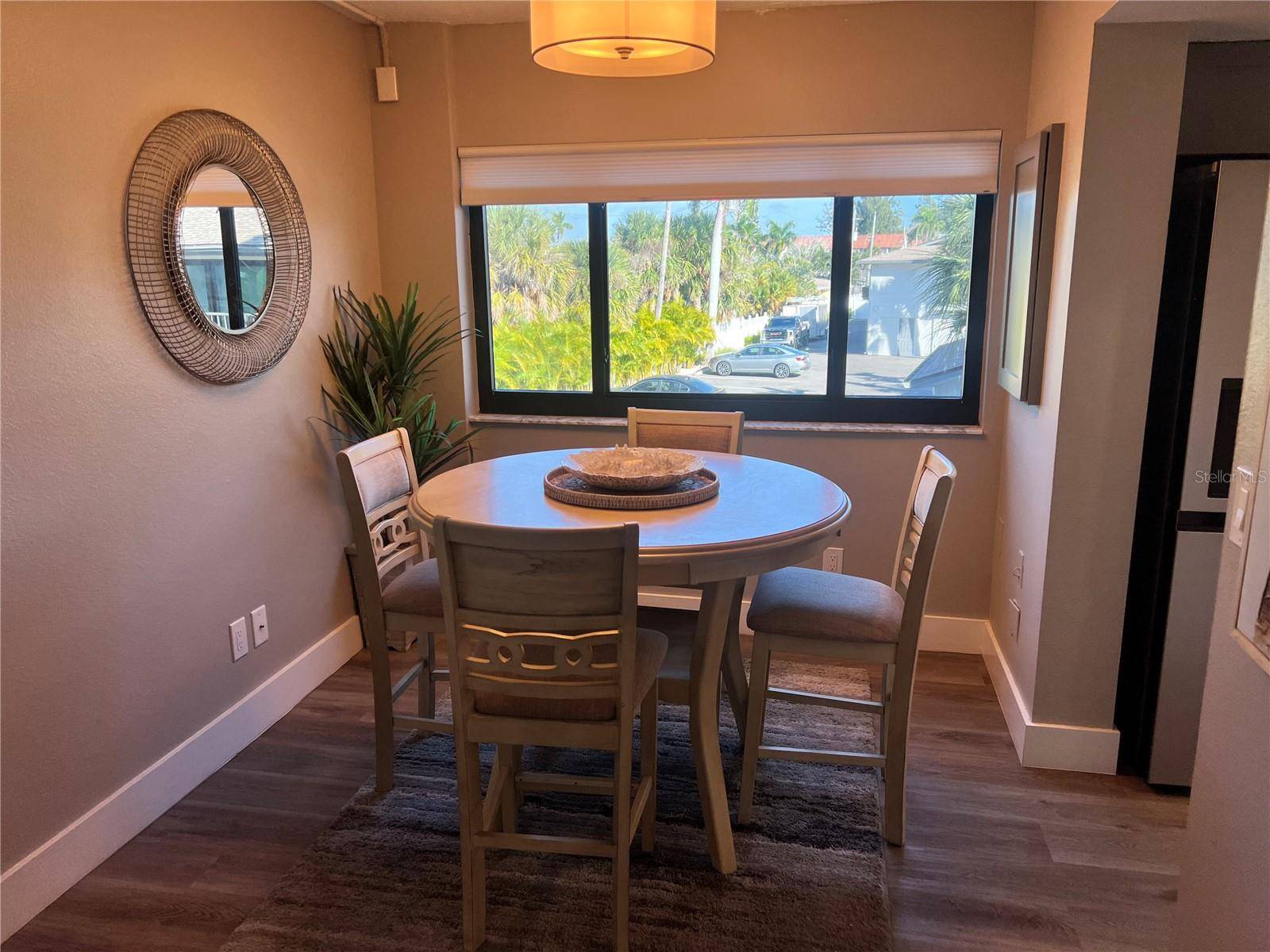 1001 POINT OF ROCKS RD #208, Sarasota, FL 34242