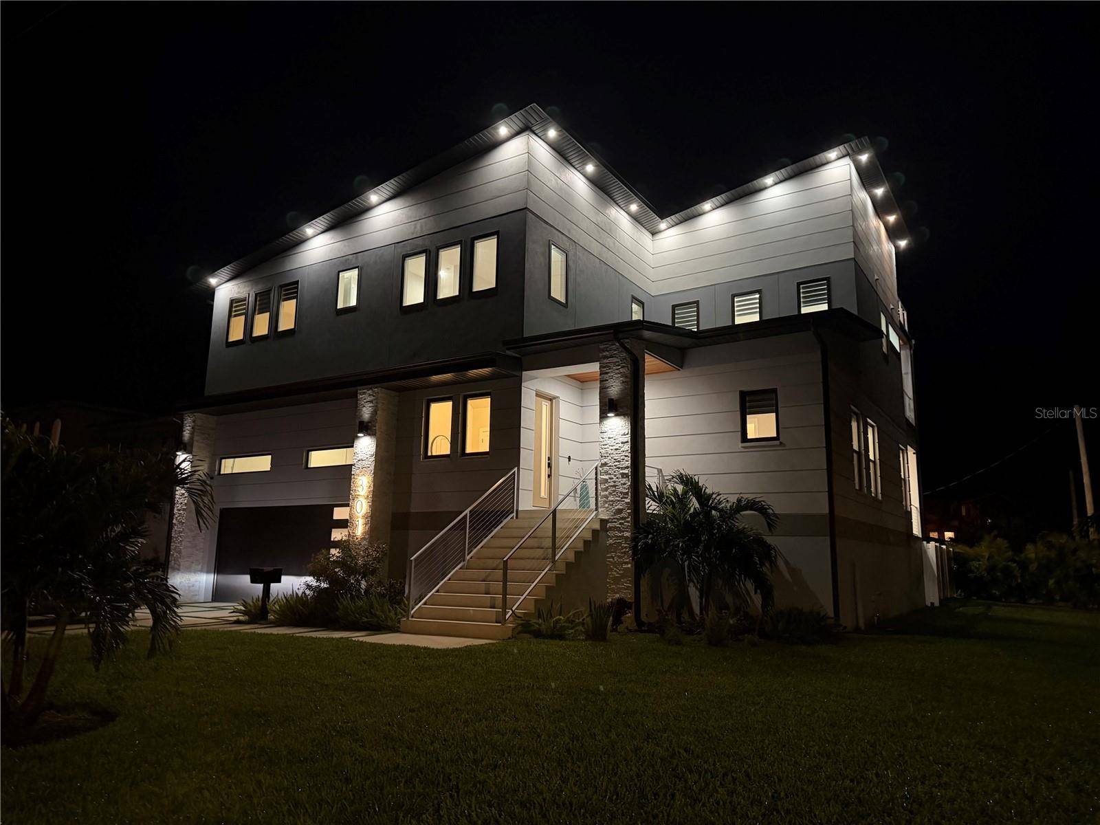 301 79TH ST S, St Petersburg, FL 33707