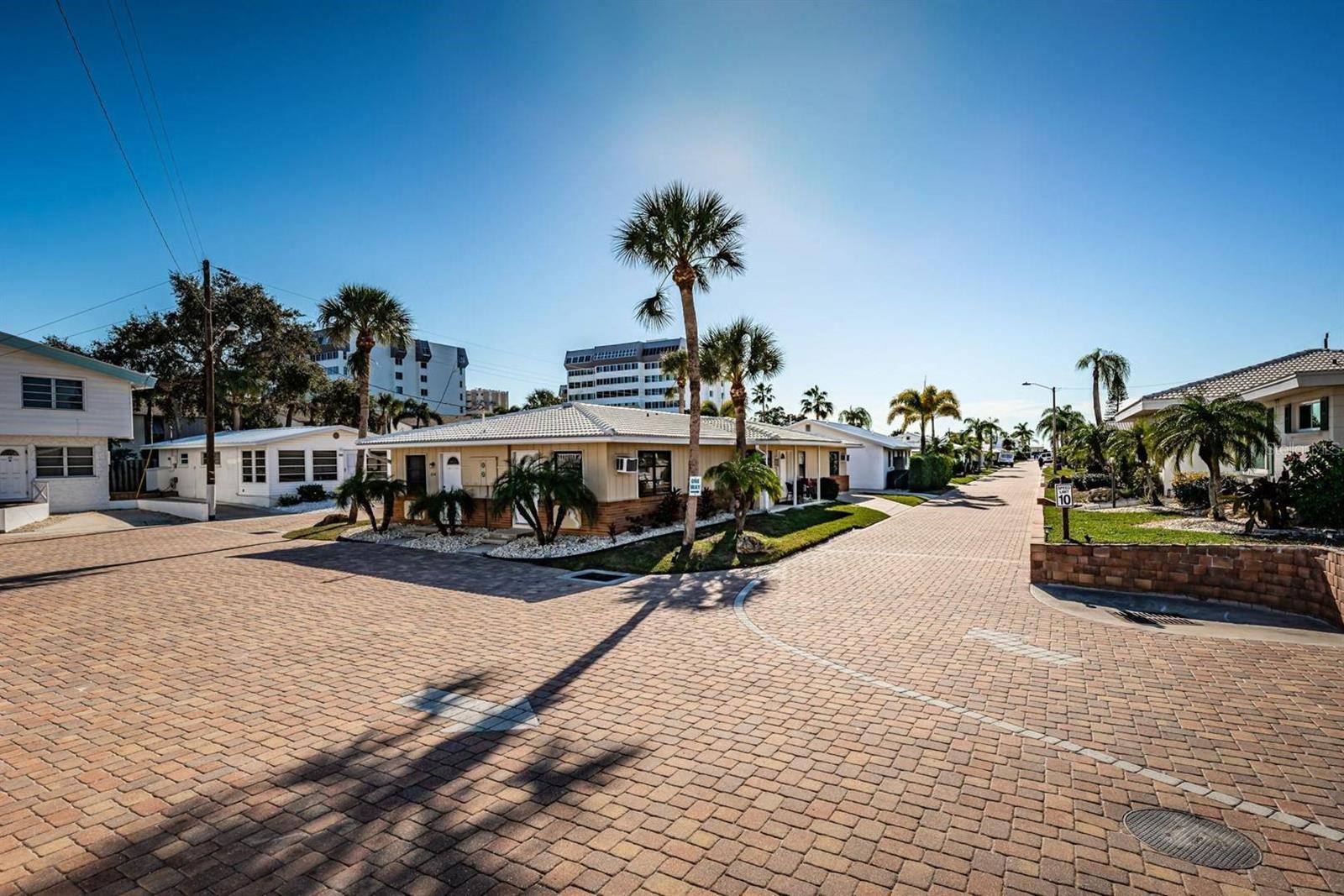 6020 MIDNIGHT PASS RD #52A, Sarasota, FL 34242