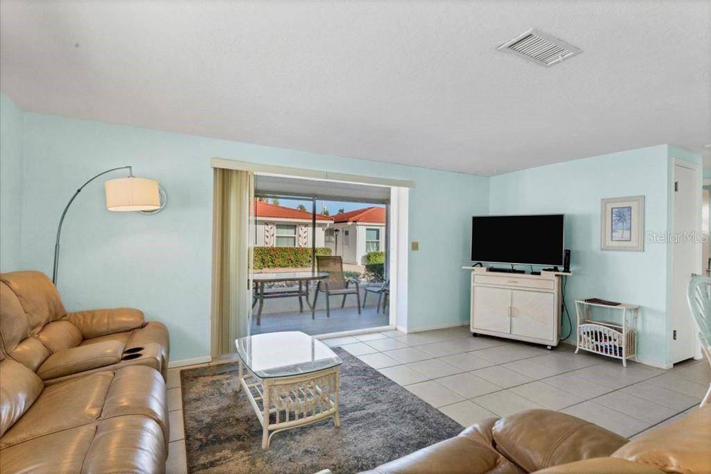 6154 MIDNIGHT PASS RD #D06, Sarasota, FL 34242