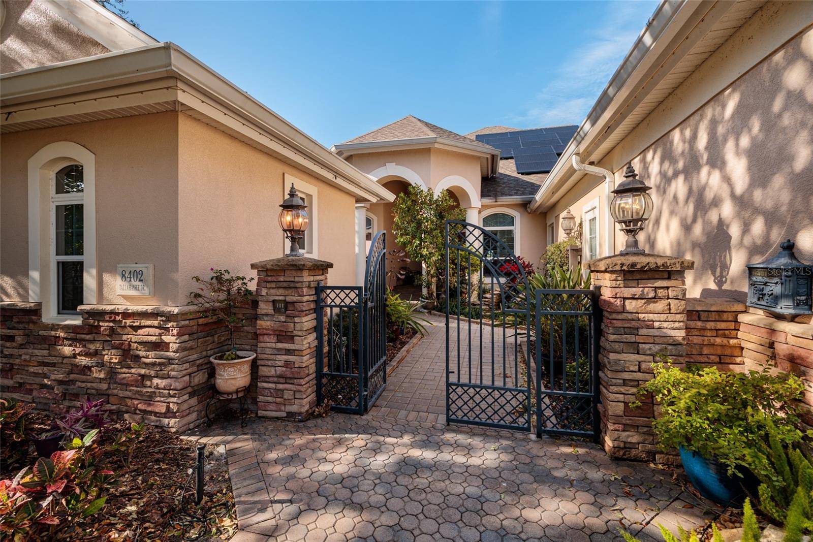 8402 TALLAHASSEE DR NE, St Petersburg, FL 33702