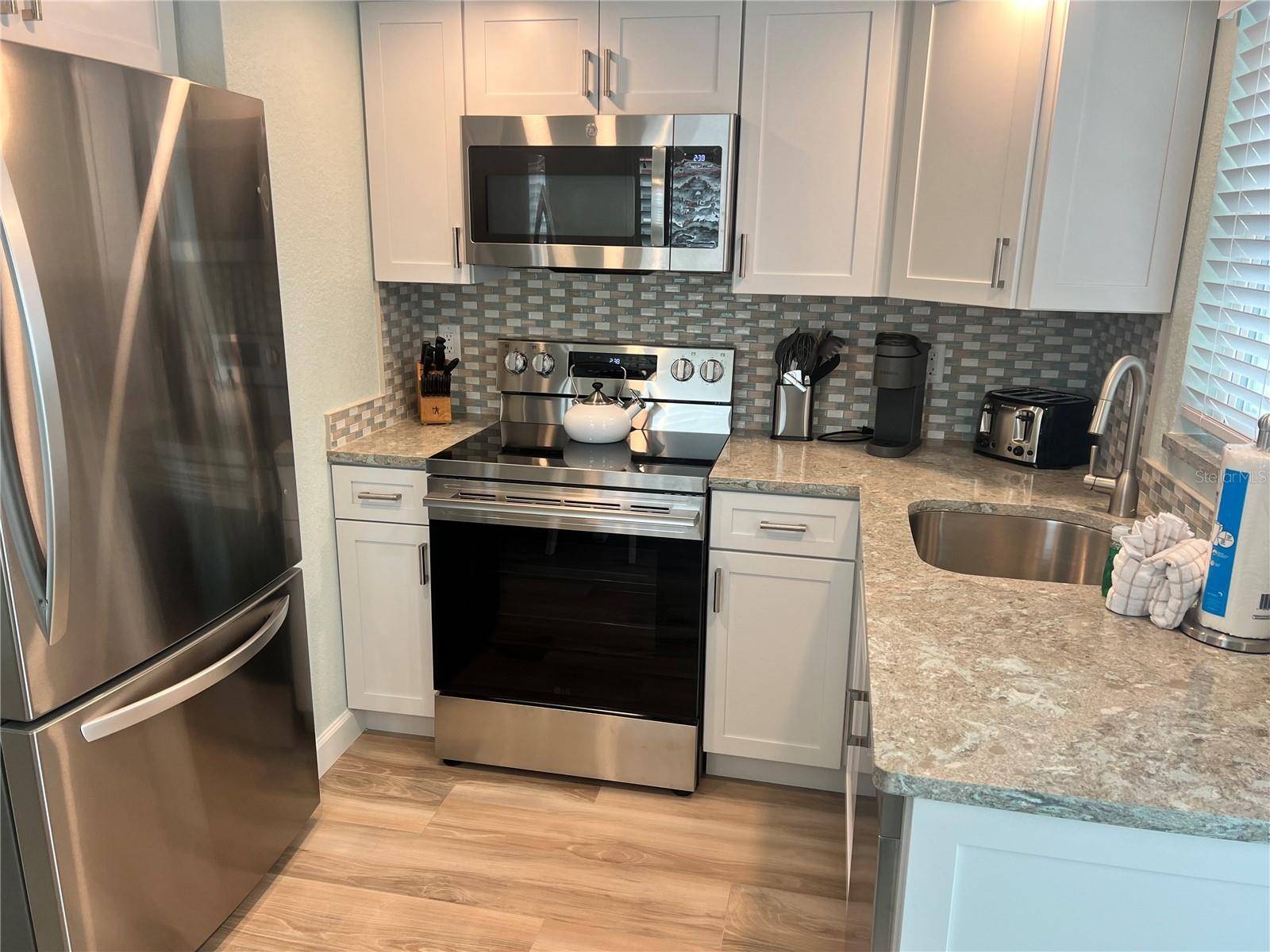 6154 MIDNIGHT PASS RD #D16, Sarasota, FL 34242
