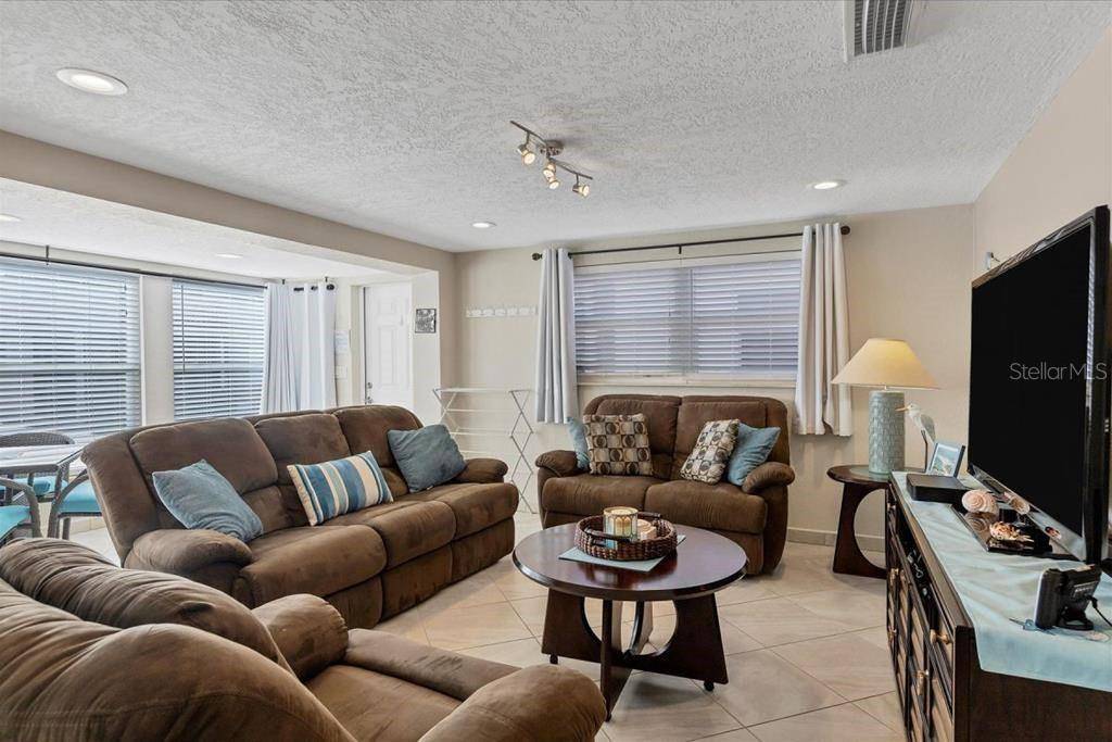 6154 MIDNIGHT PASS RD #C09, Sarasota, FL 34242