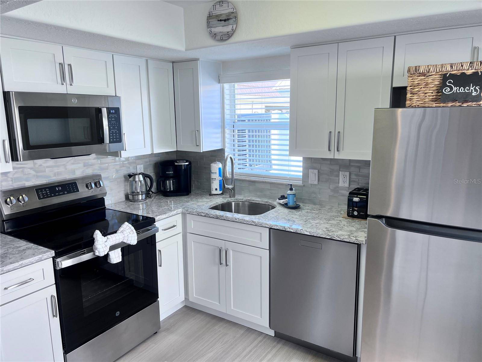 6154 MIDNIGHT PASS RD #A11, Sarasota, FL 34242