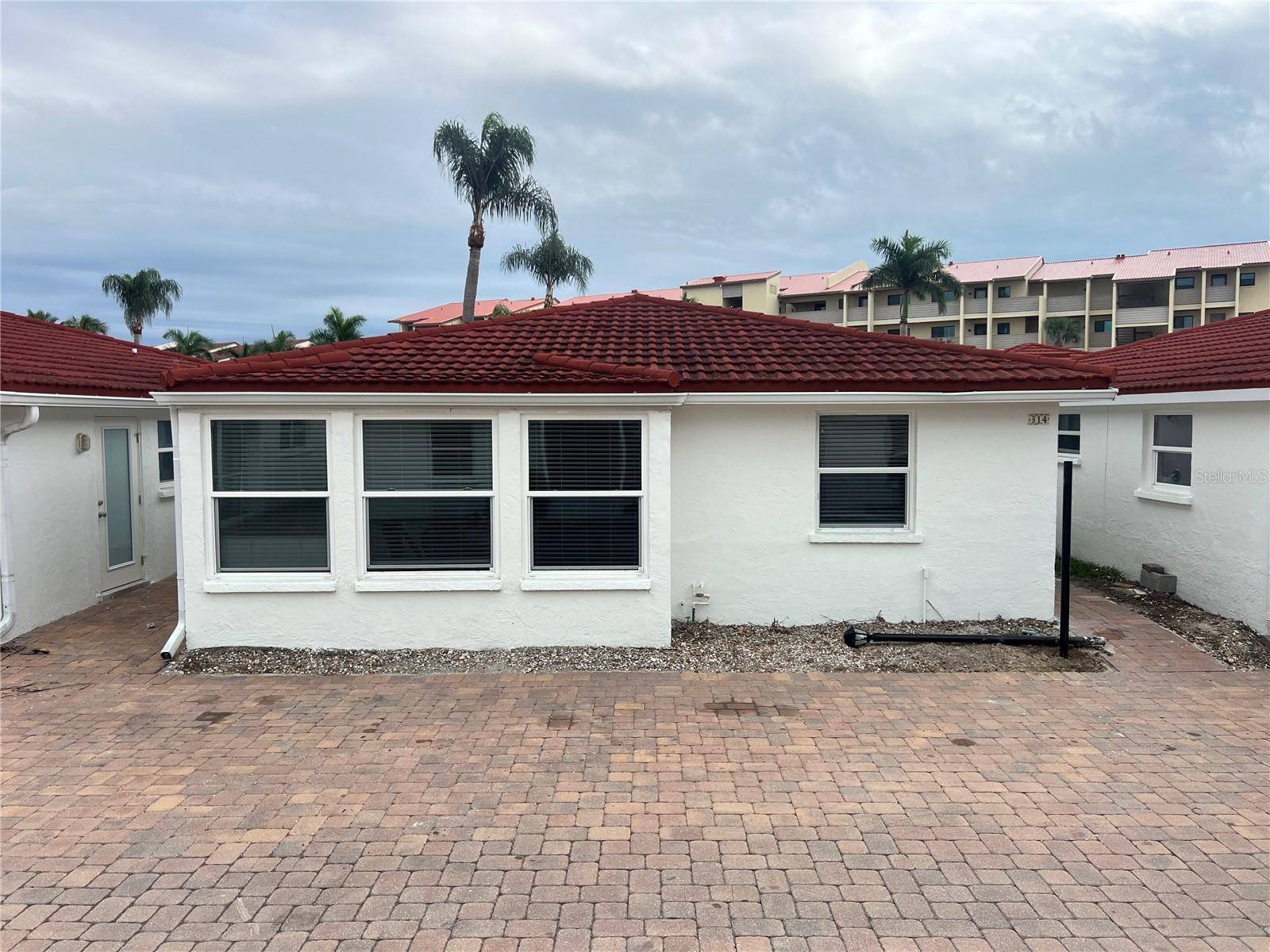 6154 MIDNIGHT PASS RD #B14, Sarasota, FL 34242