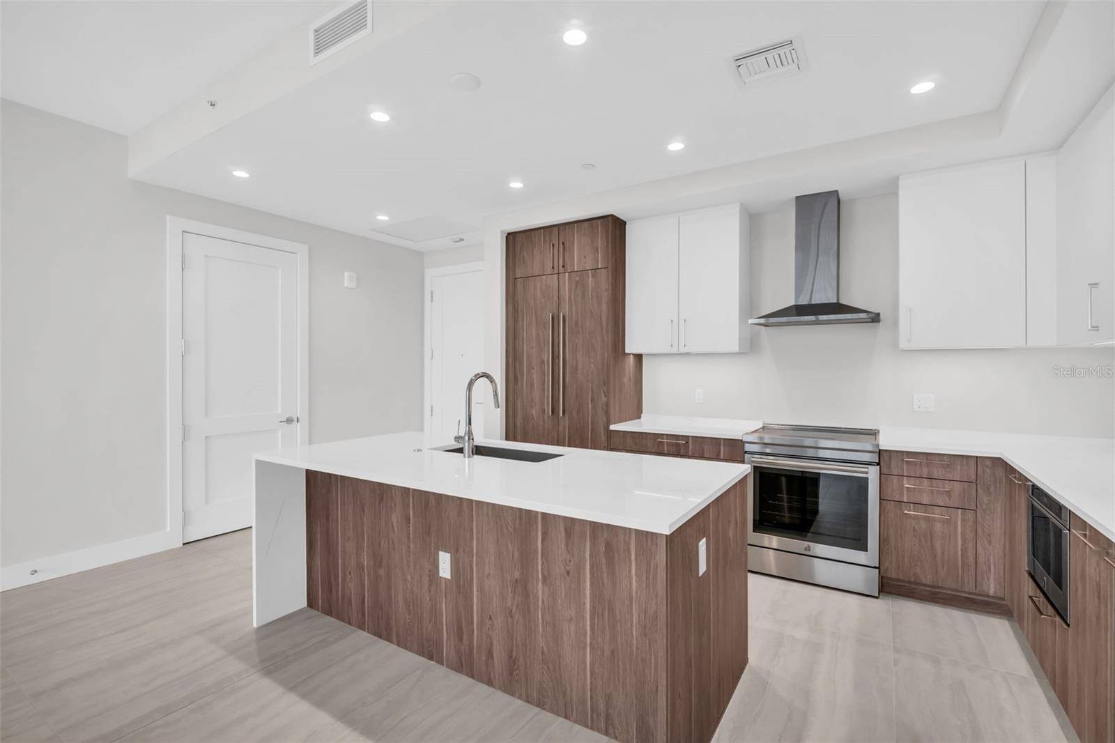 275 1ST AVE S #2807, St Petersburg, FL 33701