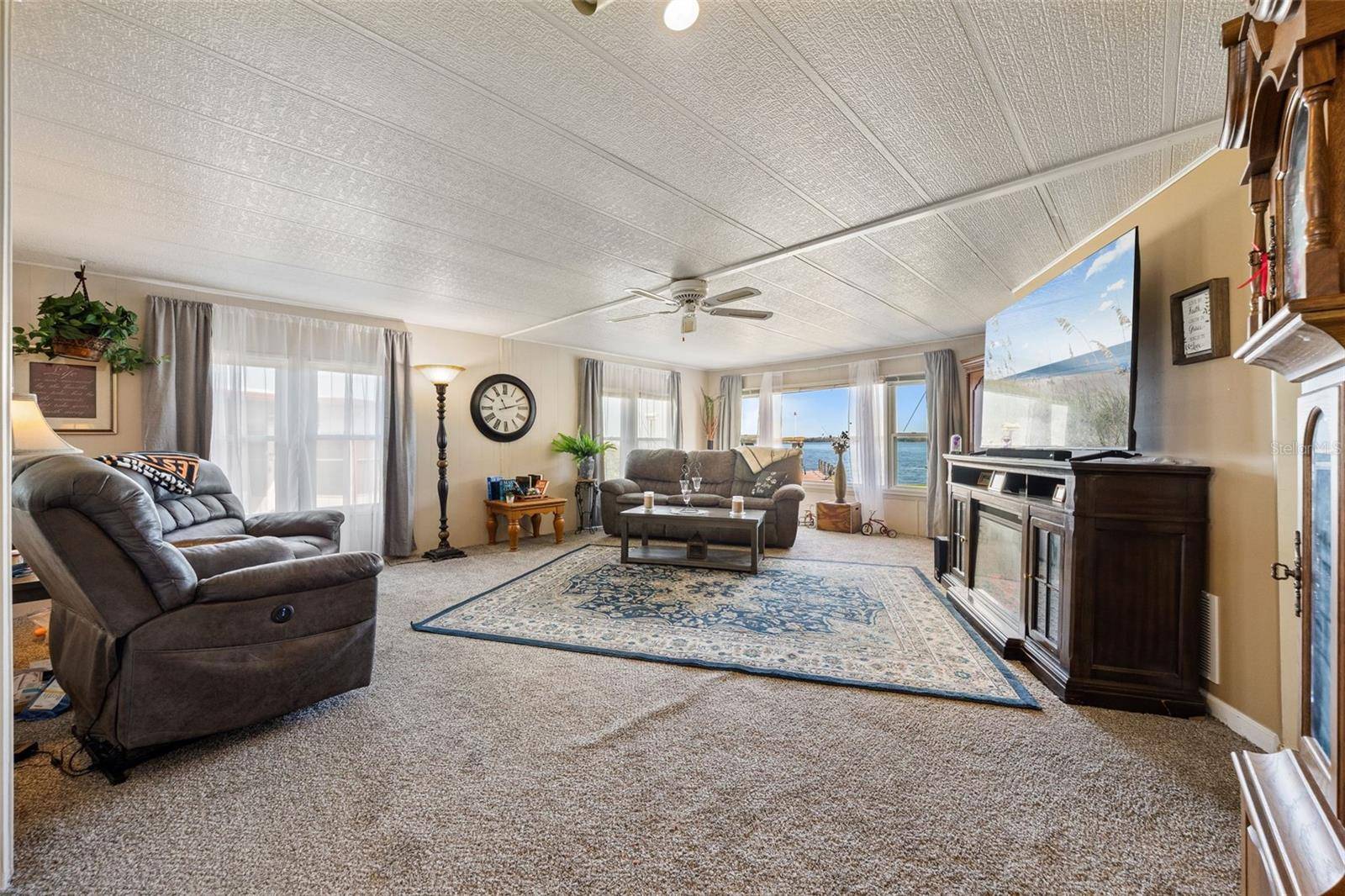 121 BONNIE DR, Auburndale, FL 33823